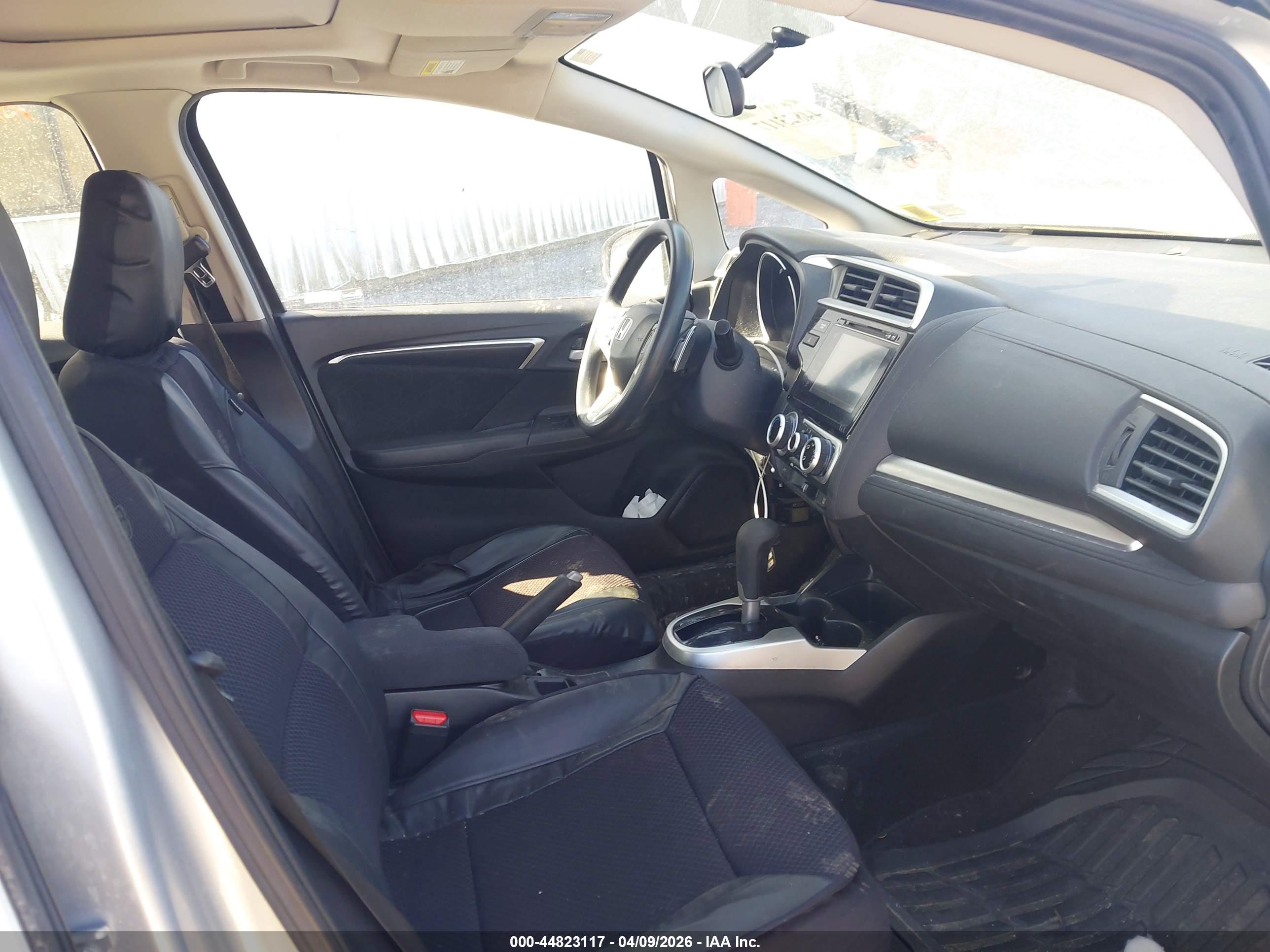 HONDA FIT image 5