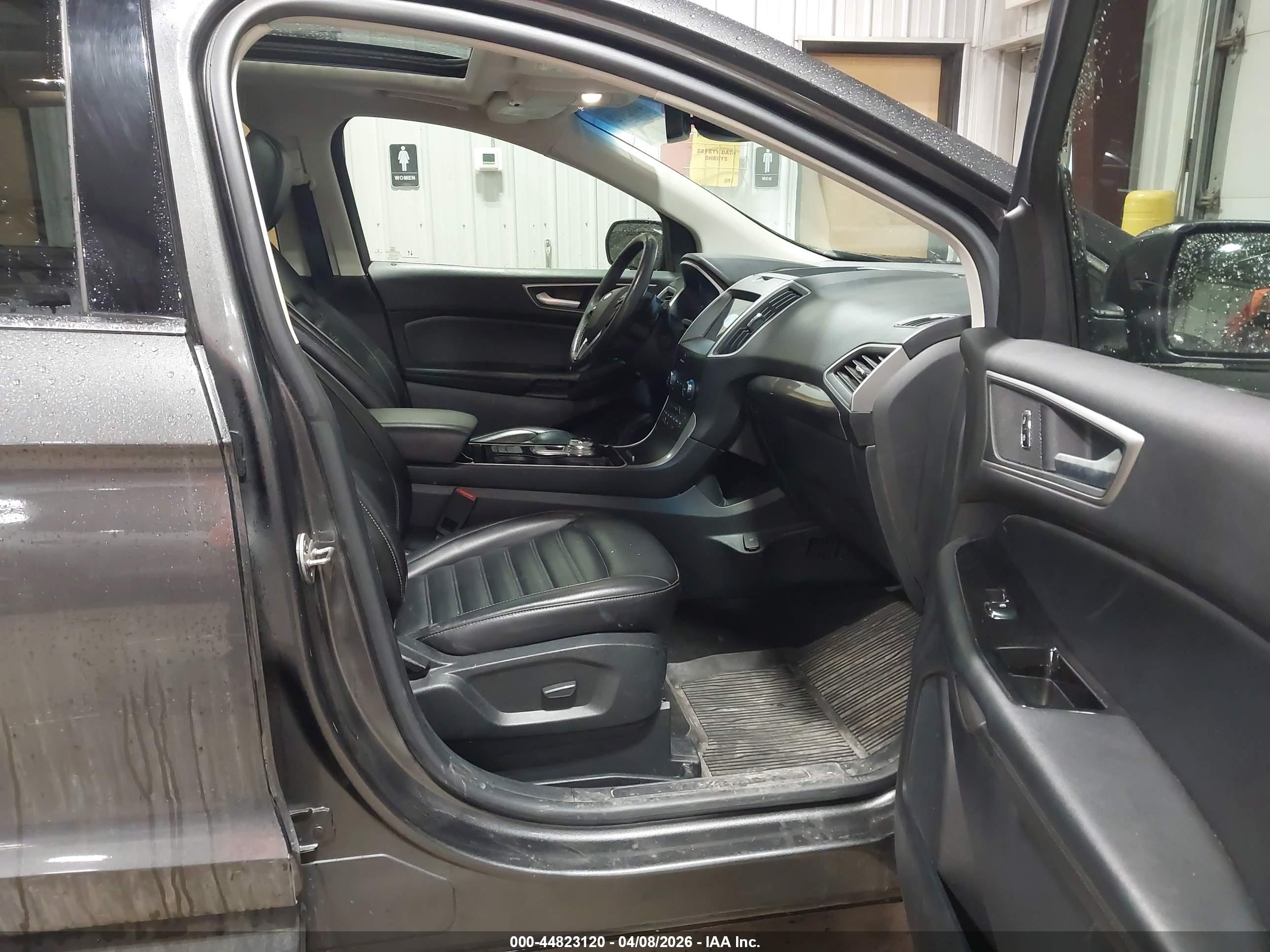 FORD EDGE image 5