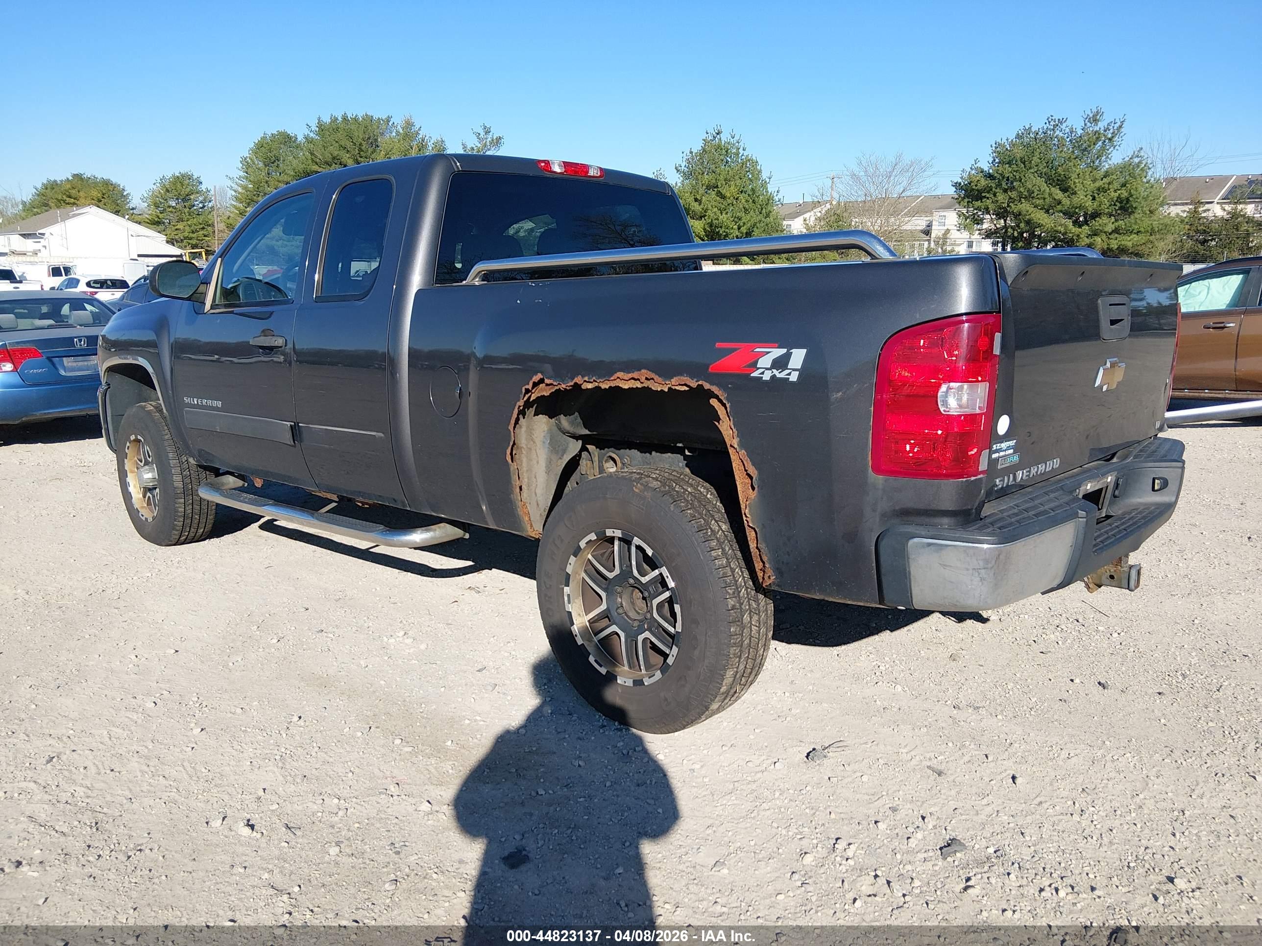 CHEVROLET SILVERADO image 3