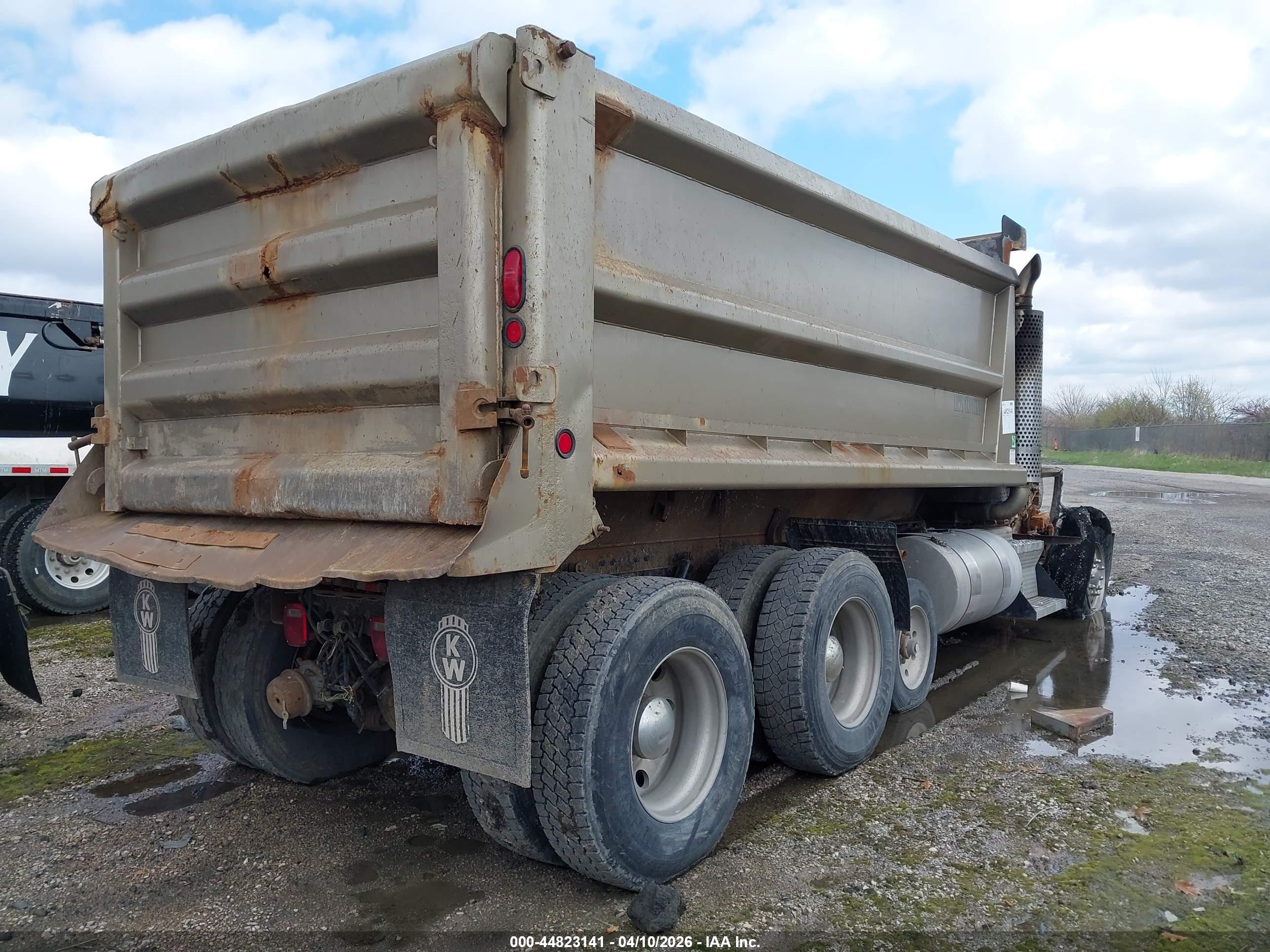 KENWORTH CONSTRUCTION image 4