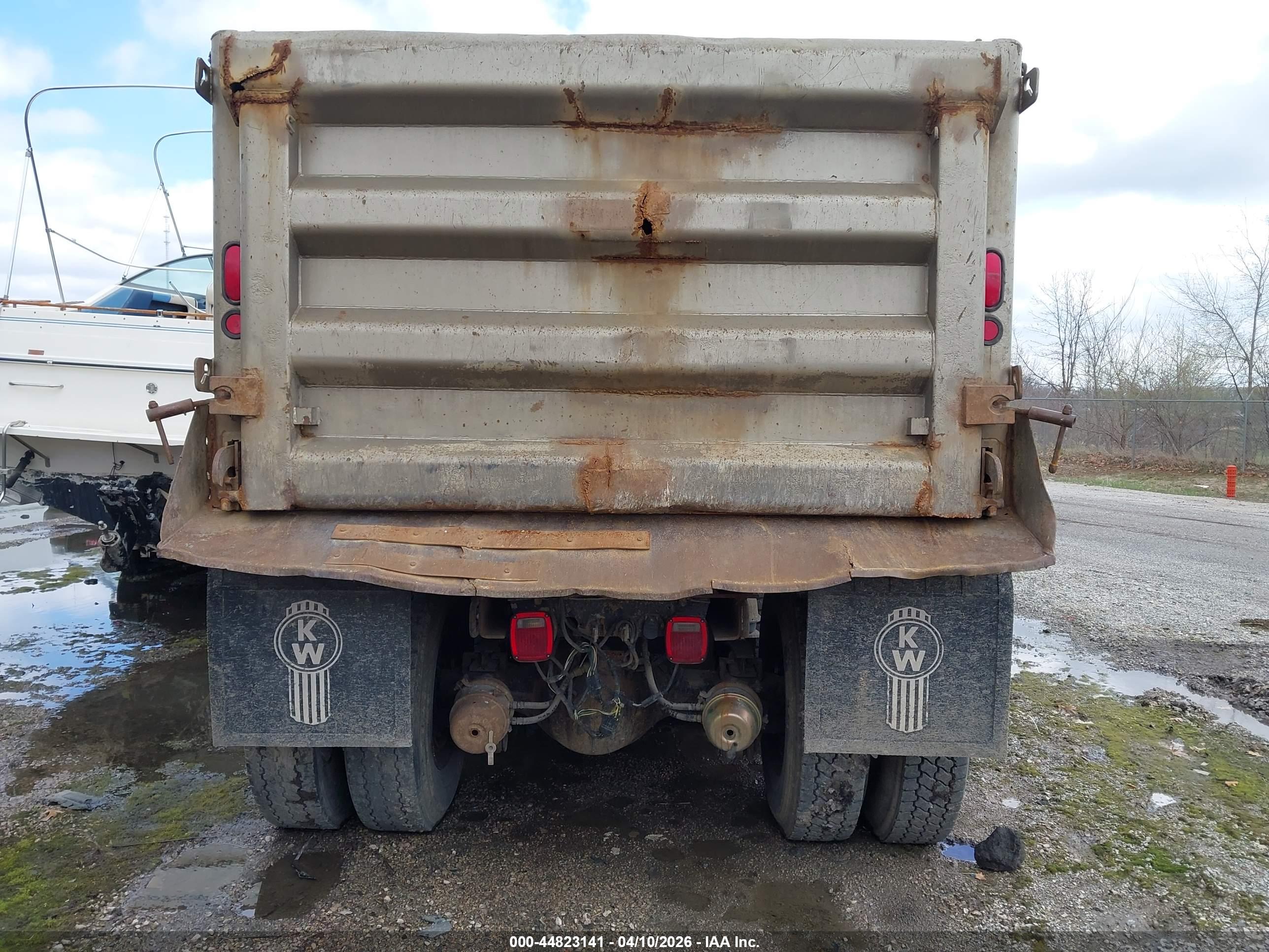 KENWORTH CONSTRUCTION image 8