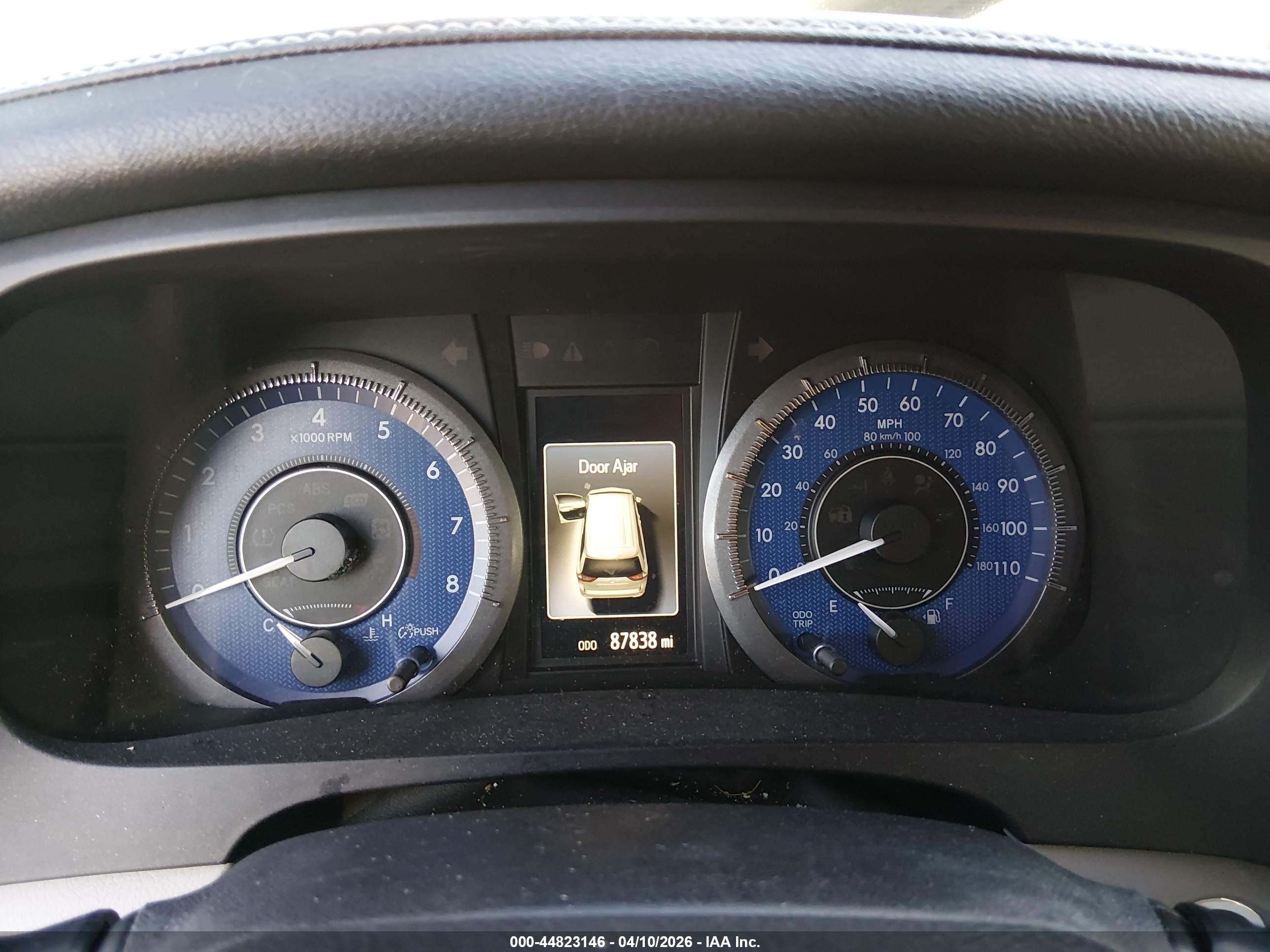 TOYOTA SIENNA image 7