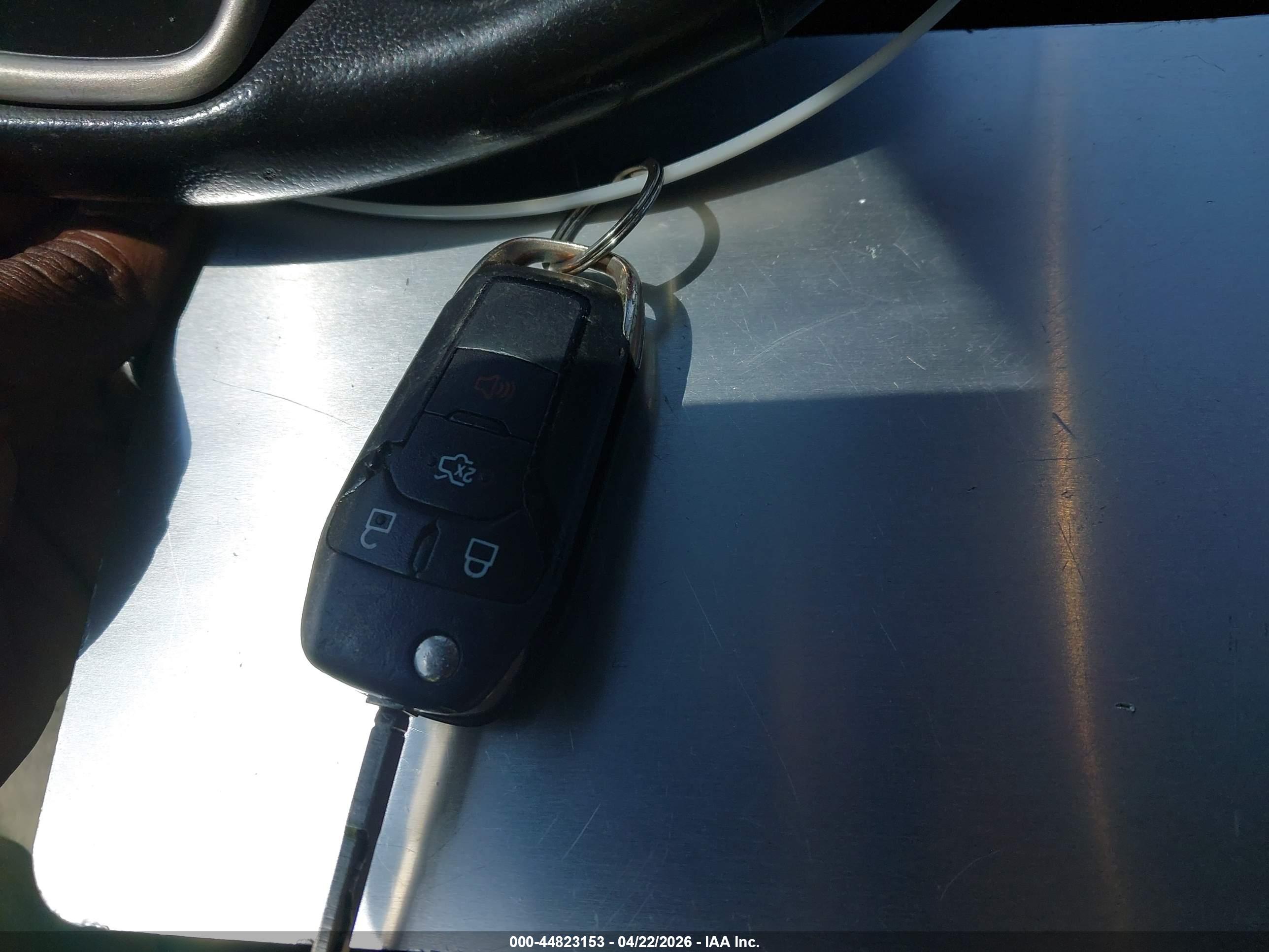 FORD FUSION image 11