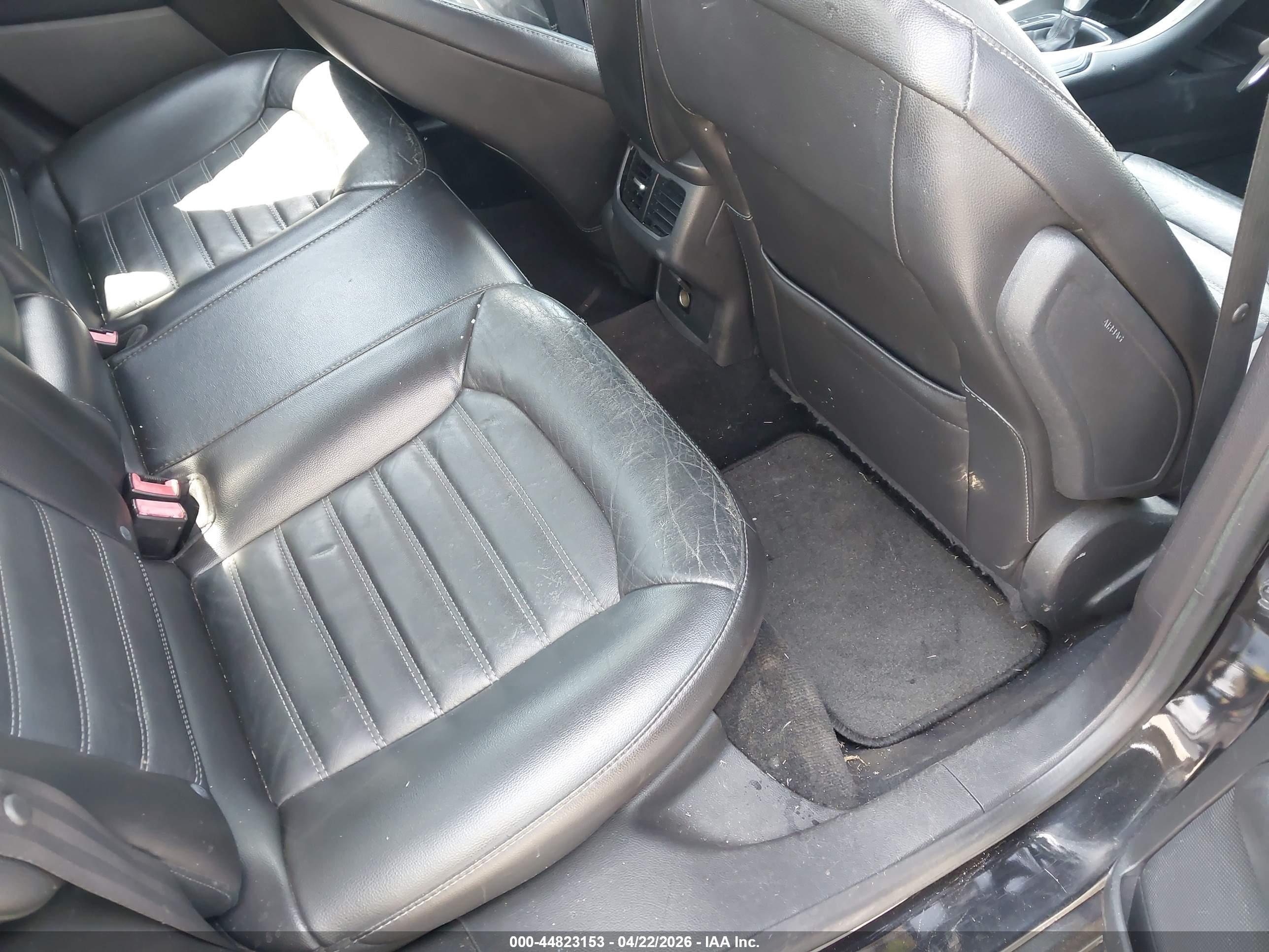 FORD FUSION image 8