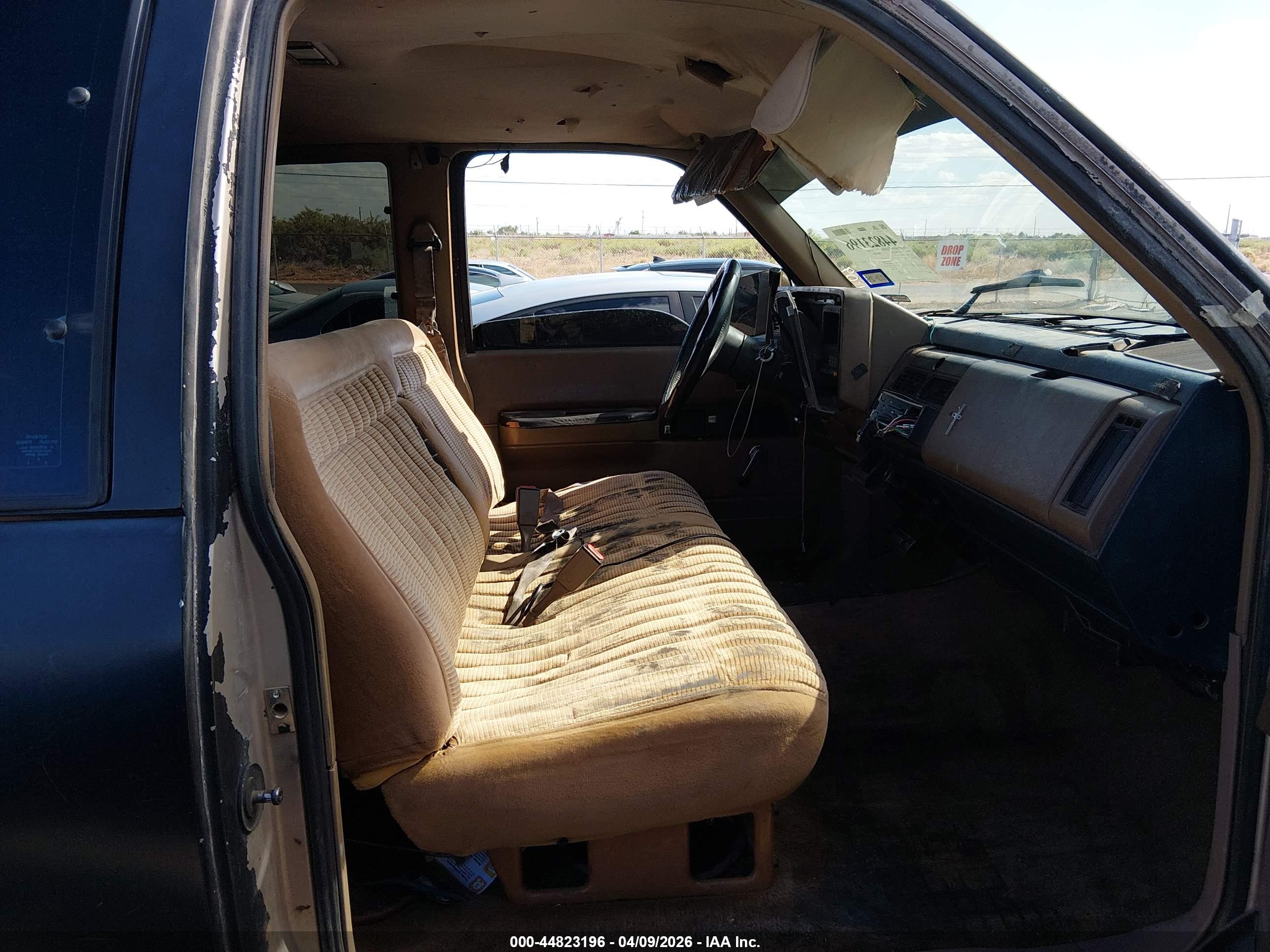 CHEVROLET GMT-400 image 5