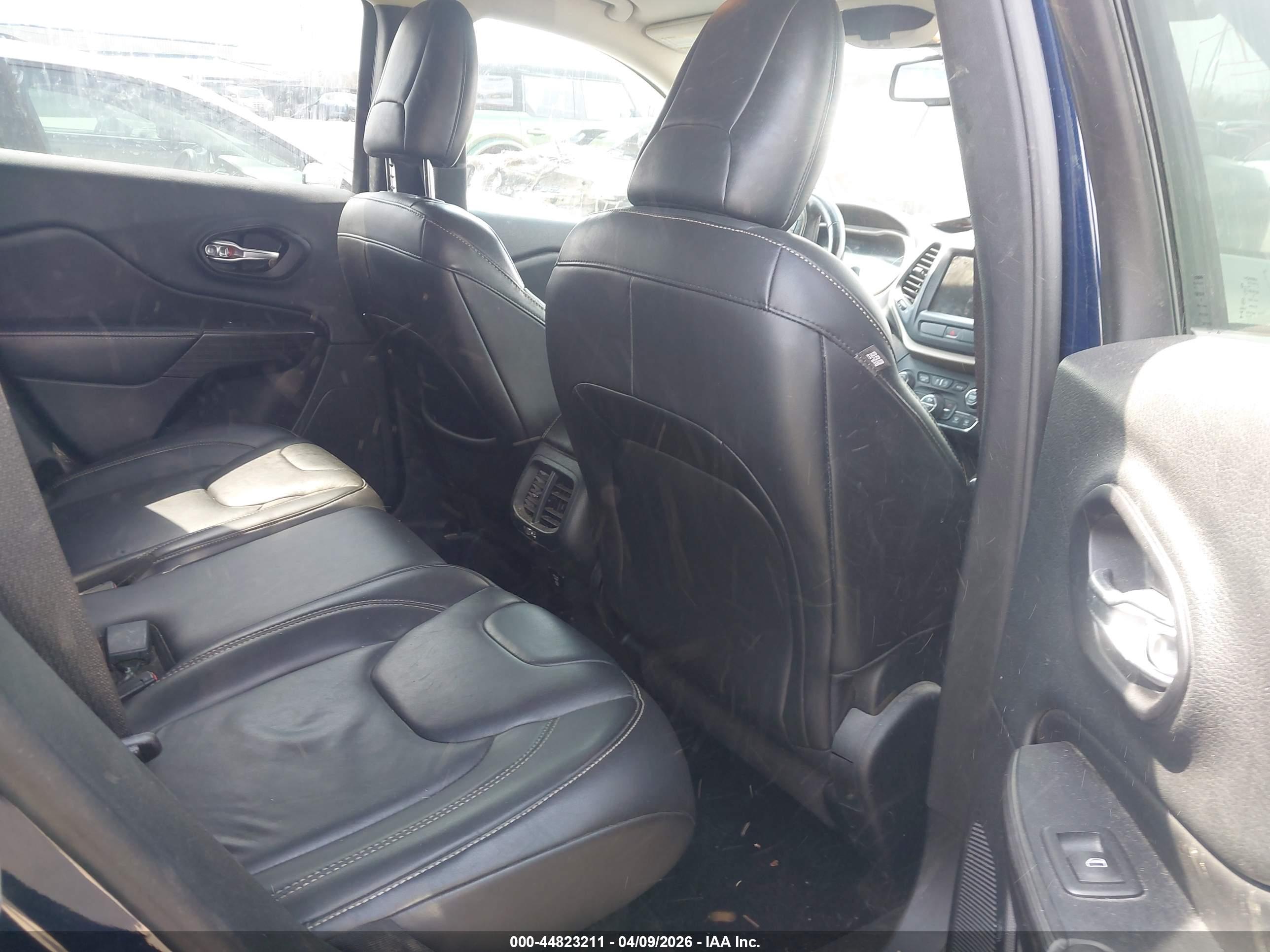JEEP CHEROKEE image 8
