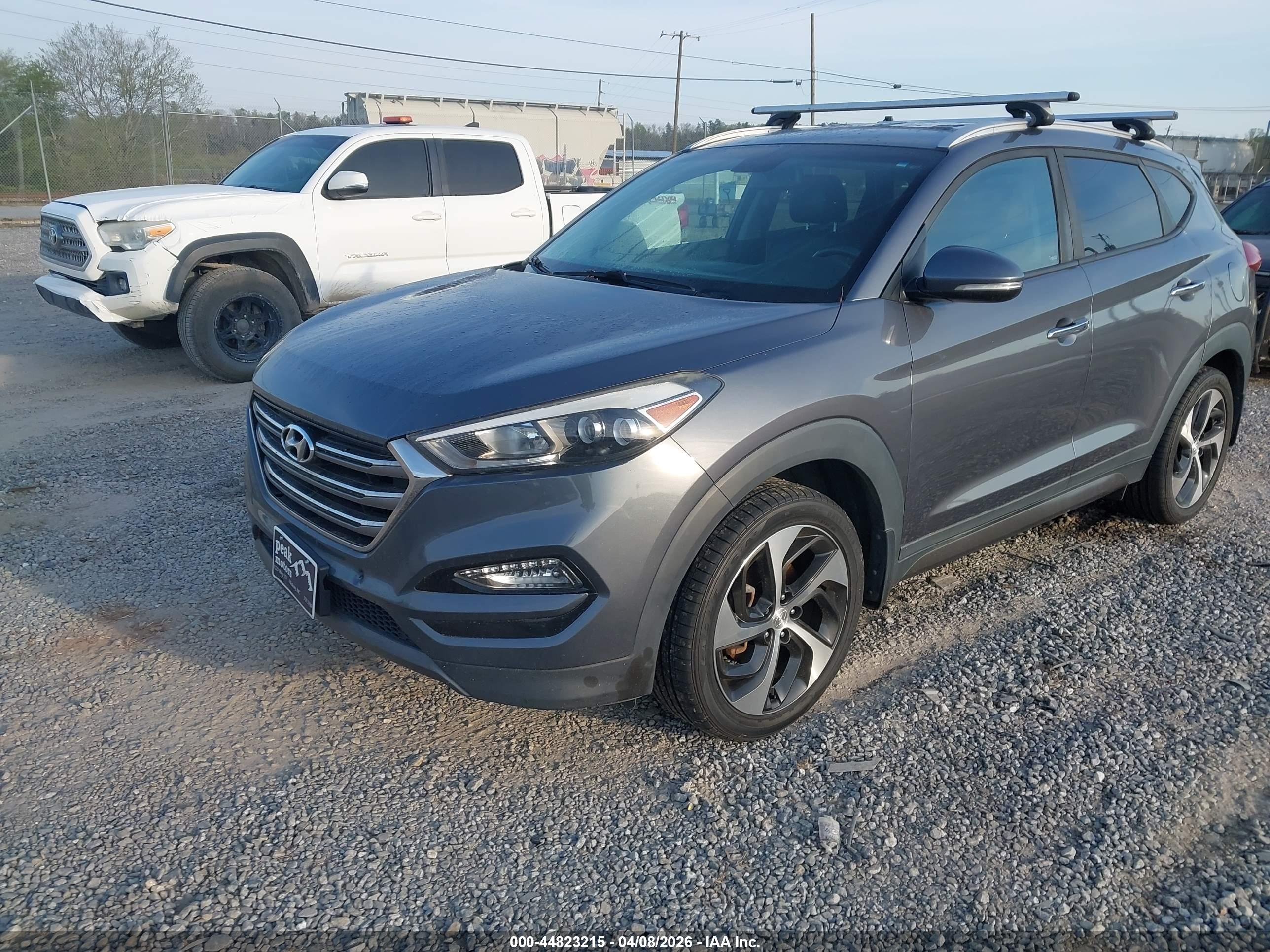 HYUNDAI TUCSON image 2