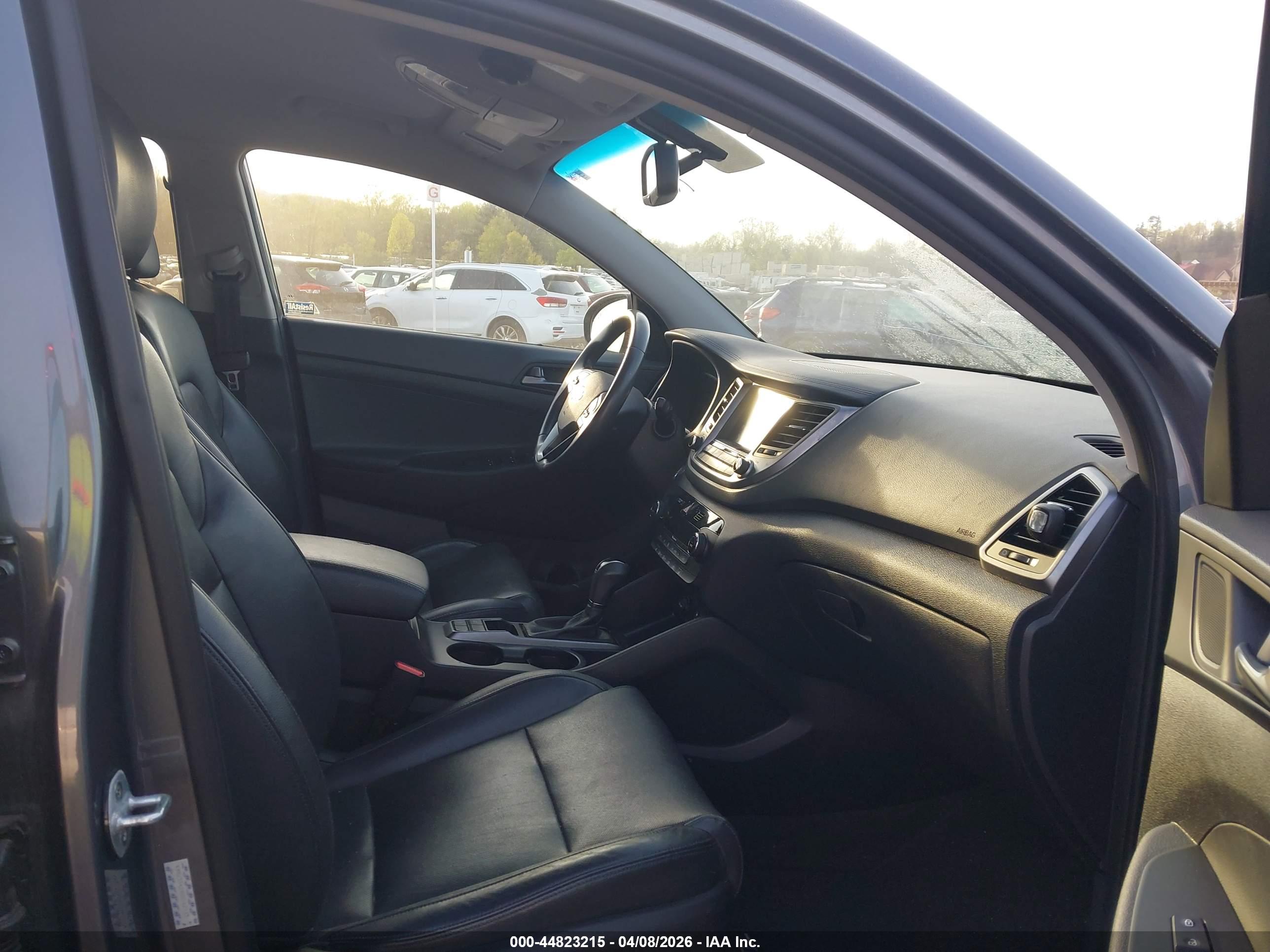 HYUNDAI TUCSON image 5