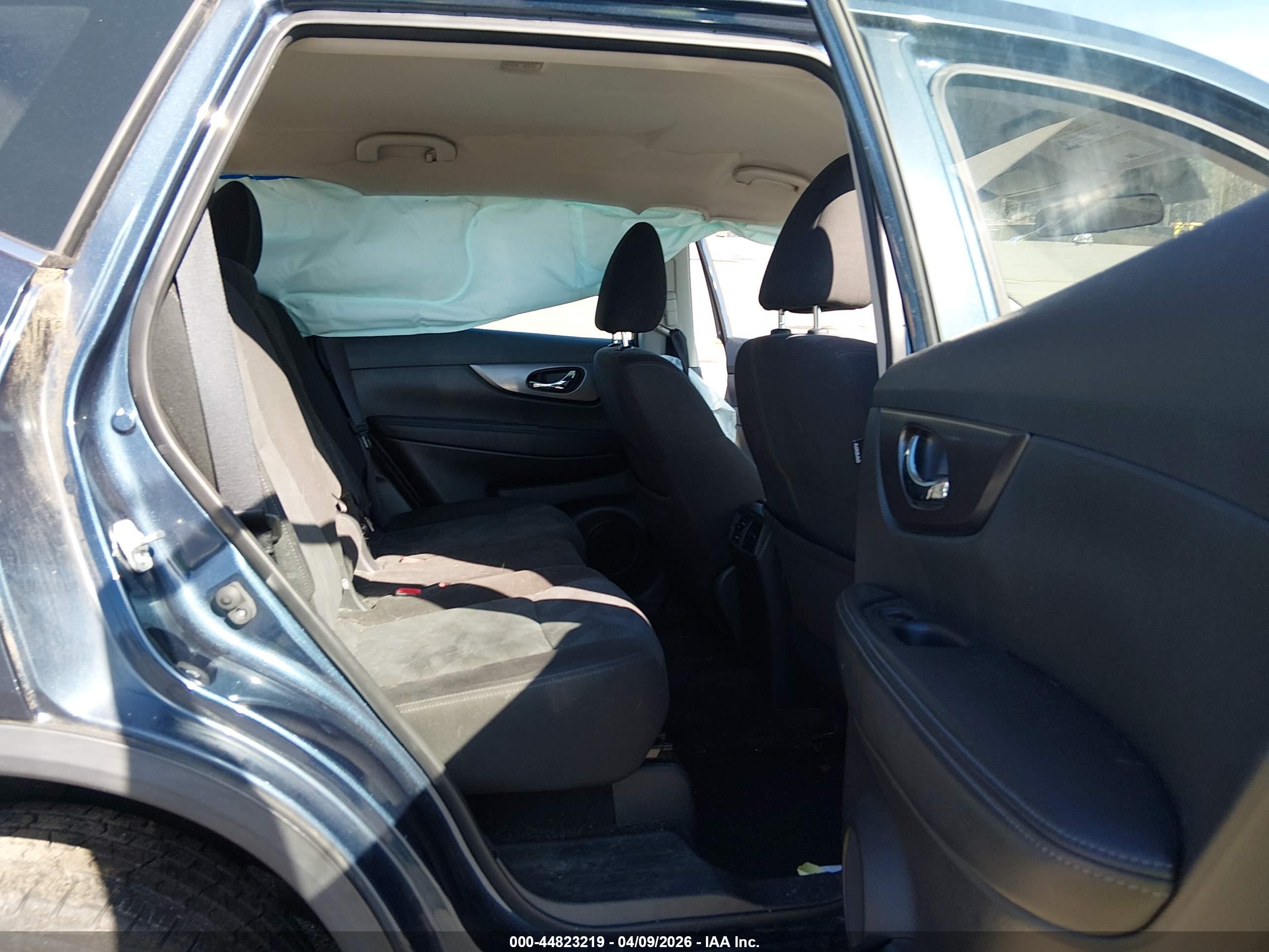 NISSAN ROGUE image 8