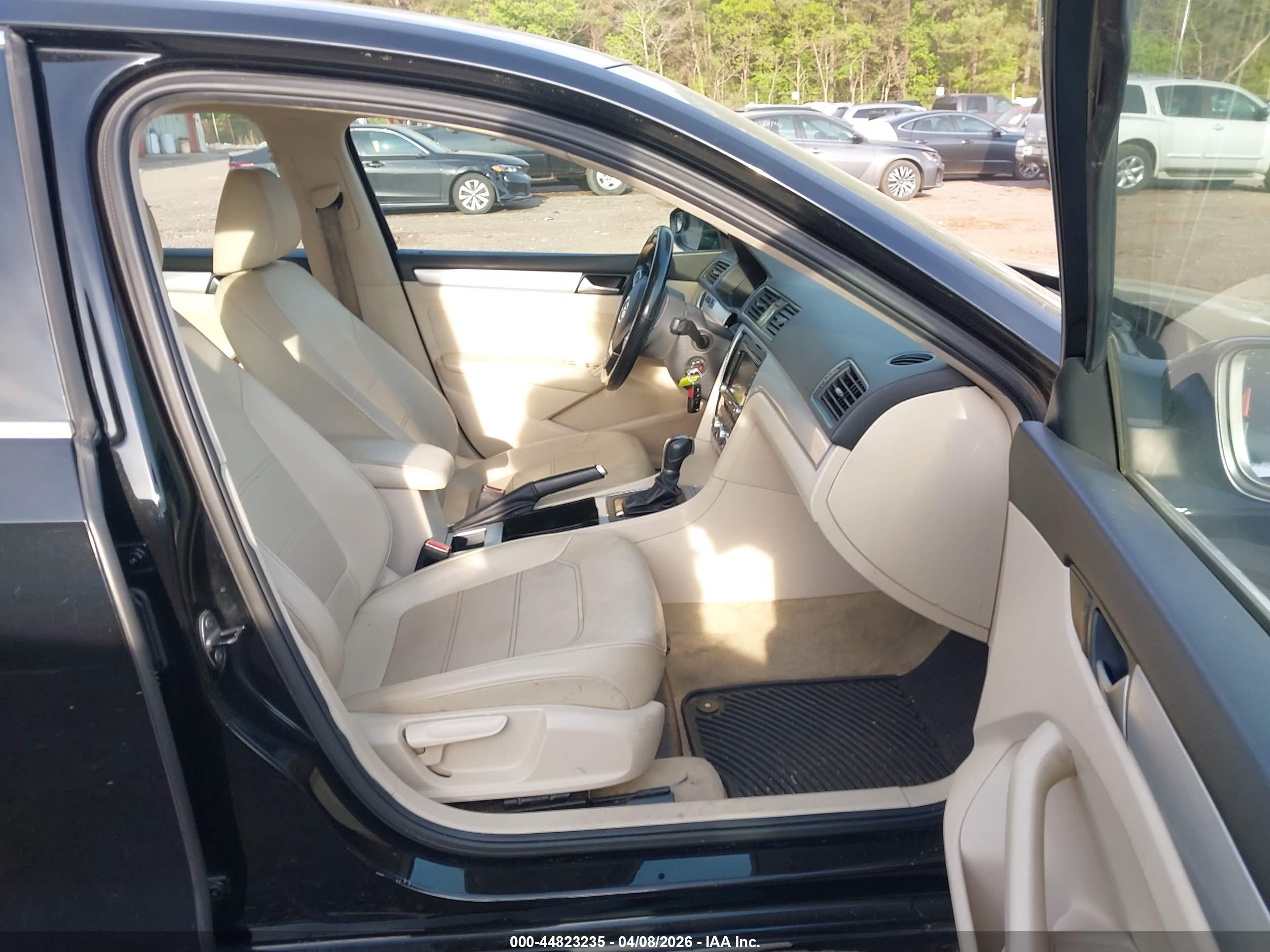 VOLKSWAGEN PASSAT image 5