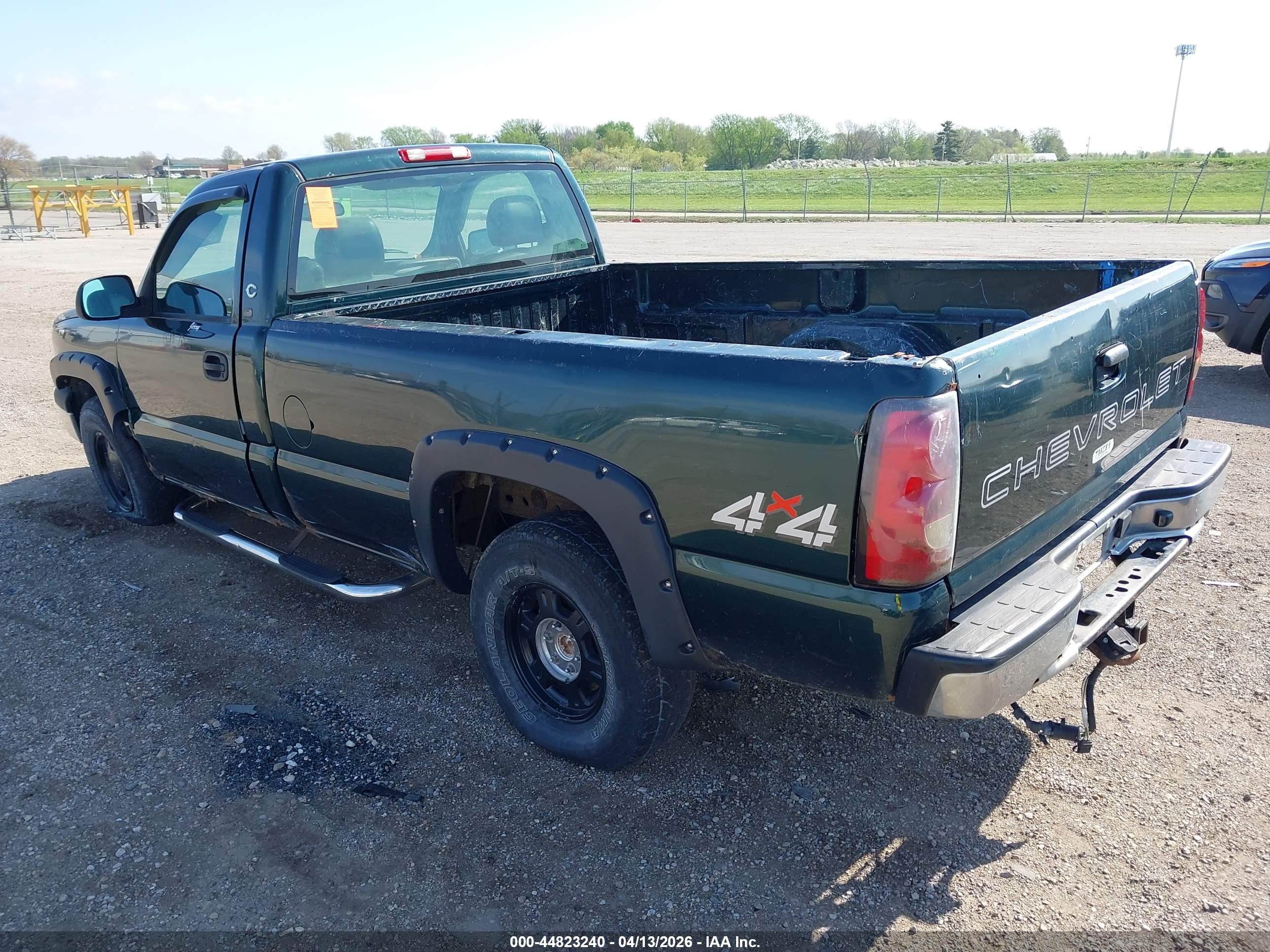 CHEVROLET SILVERADO image 3