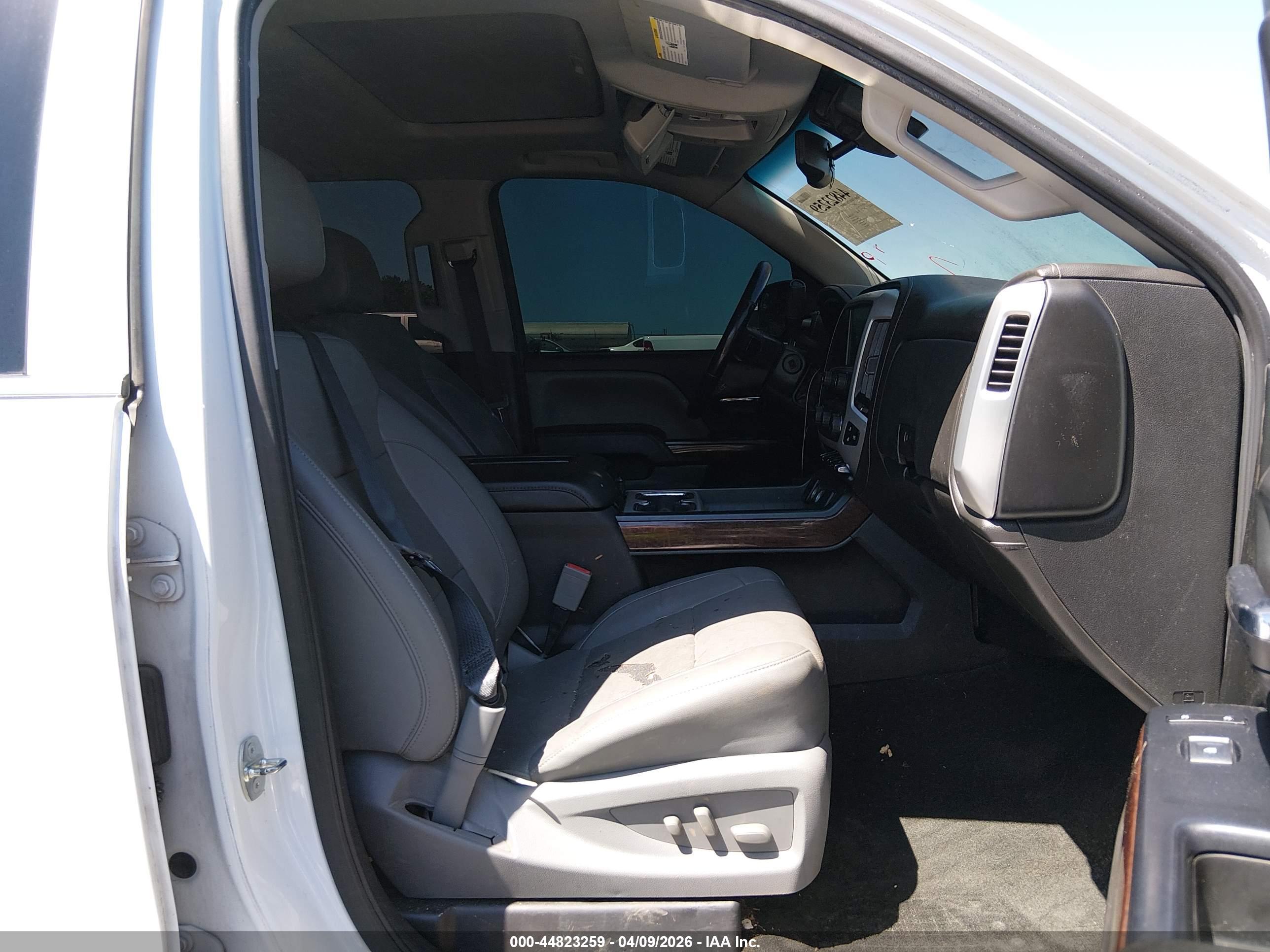 GMC SIERRA image 5
