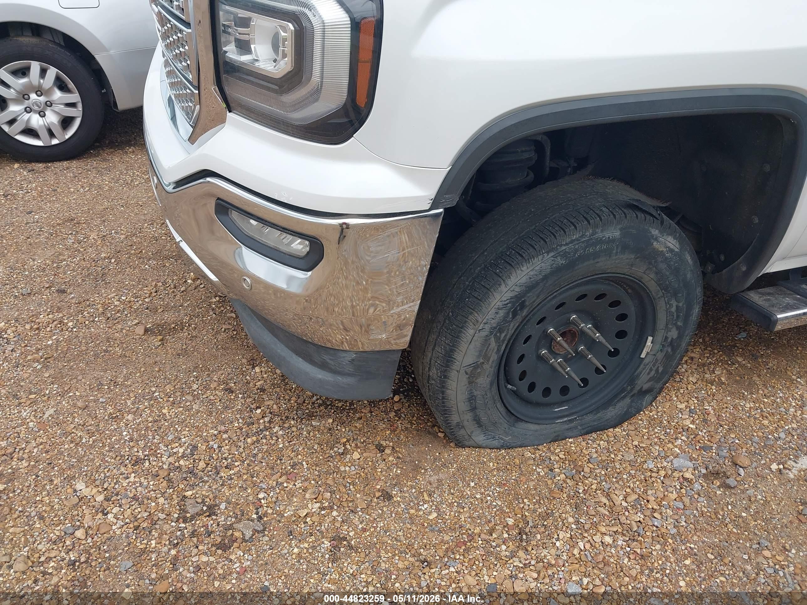 GMC SIERRA image 6