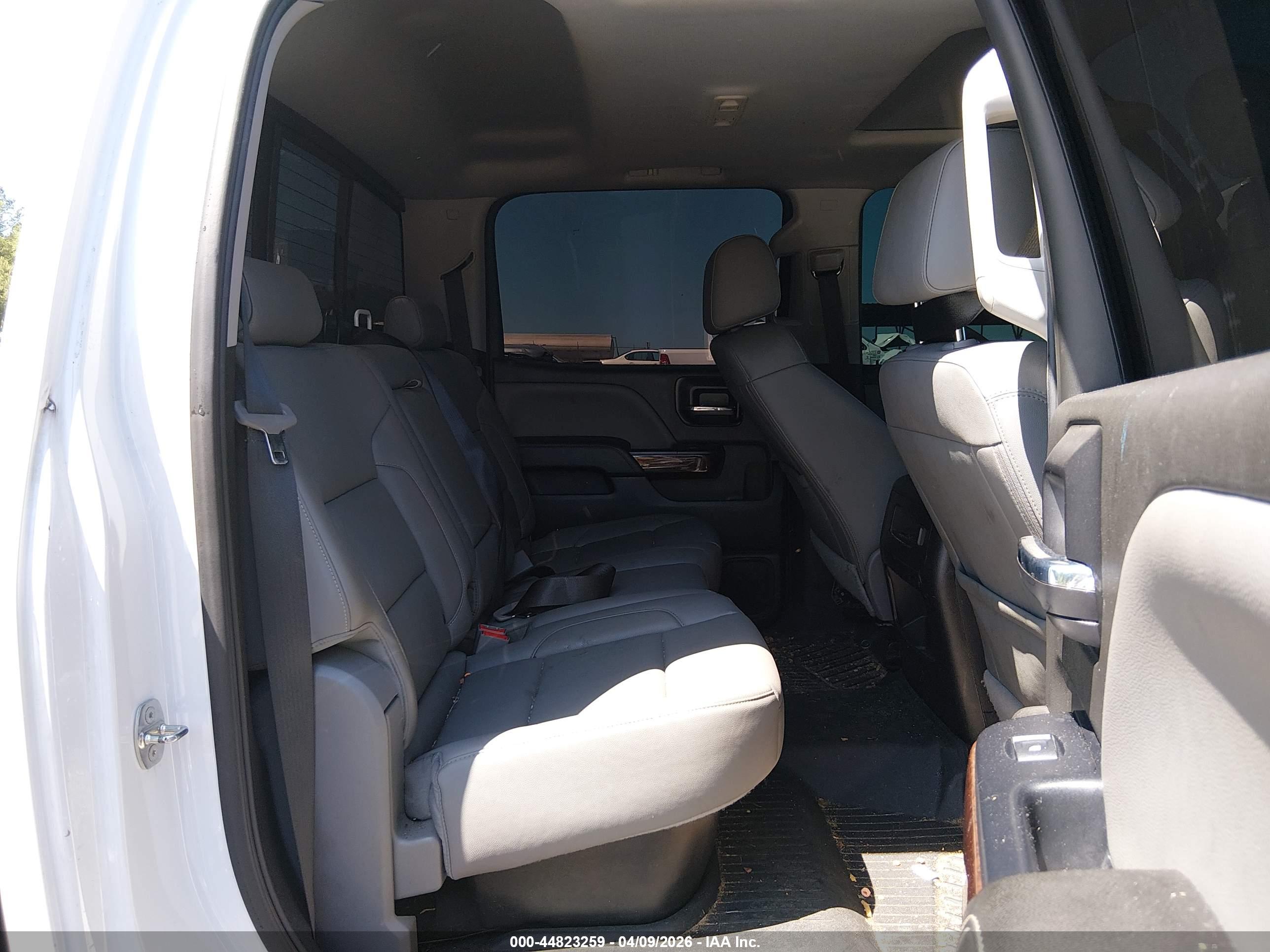 GMC SIERRA image 8