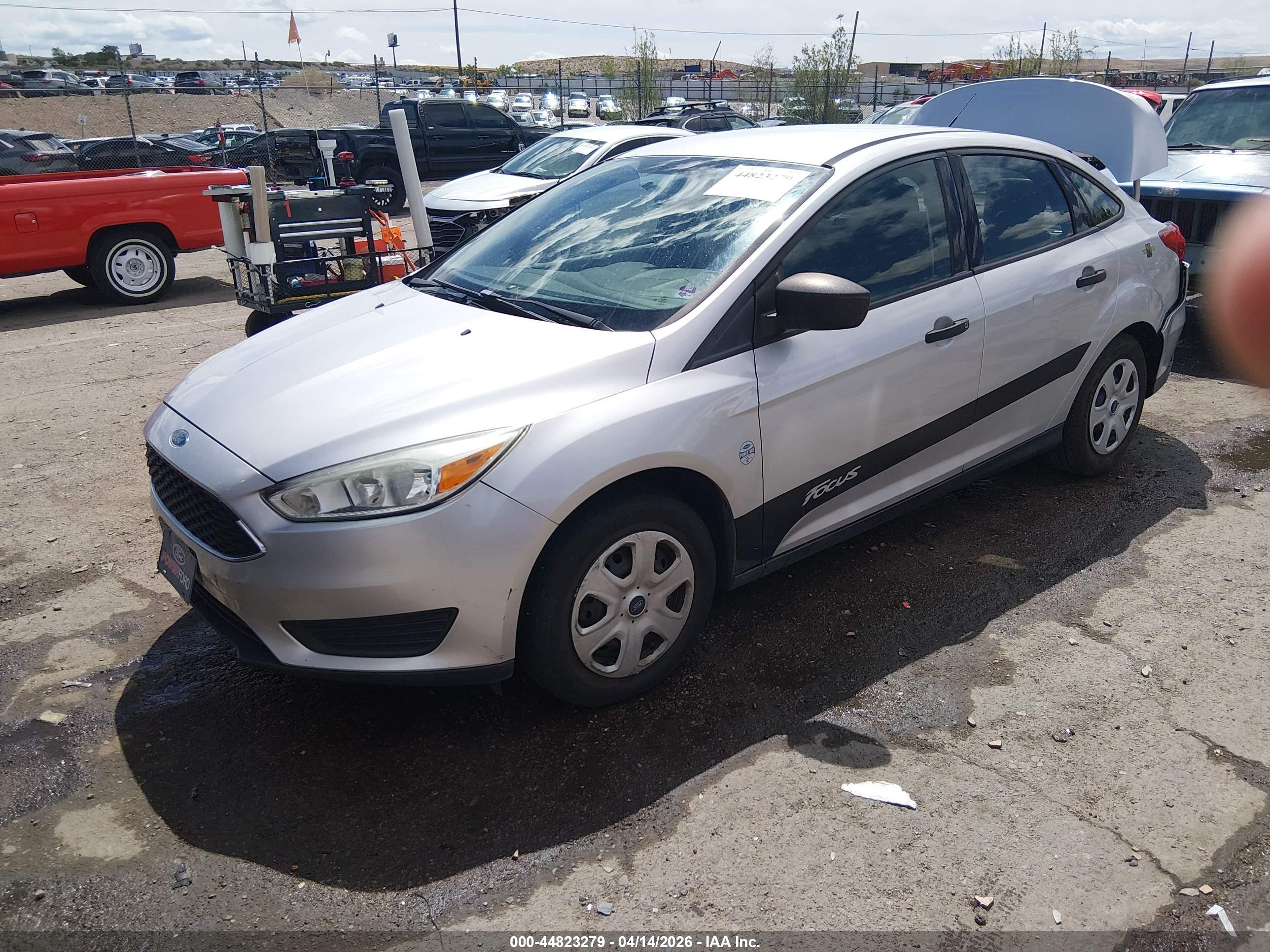 FORD FOCUS image 2