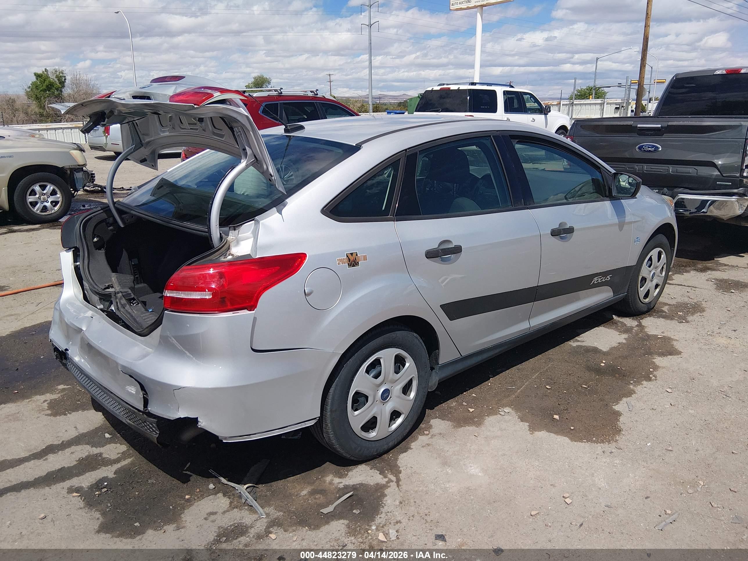 FORD FOCUS image 4
