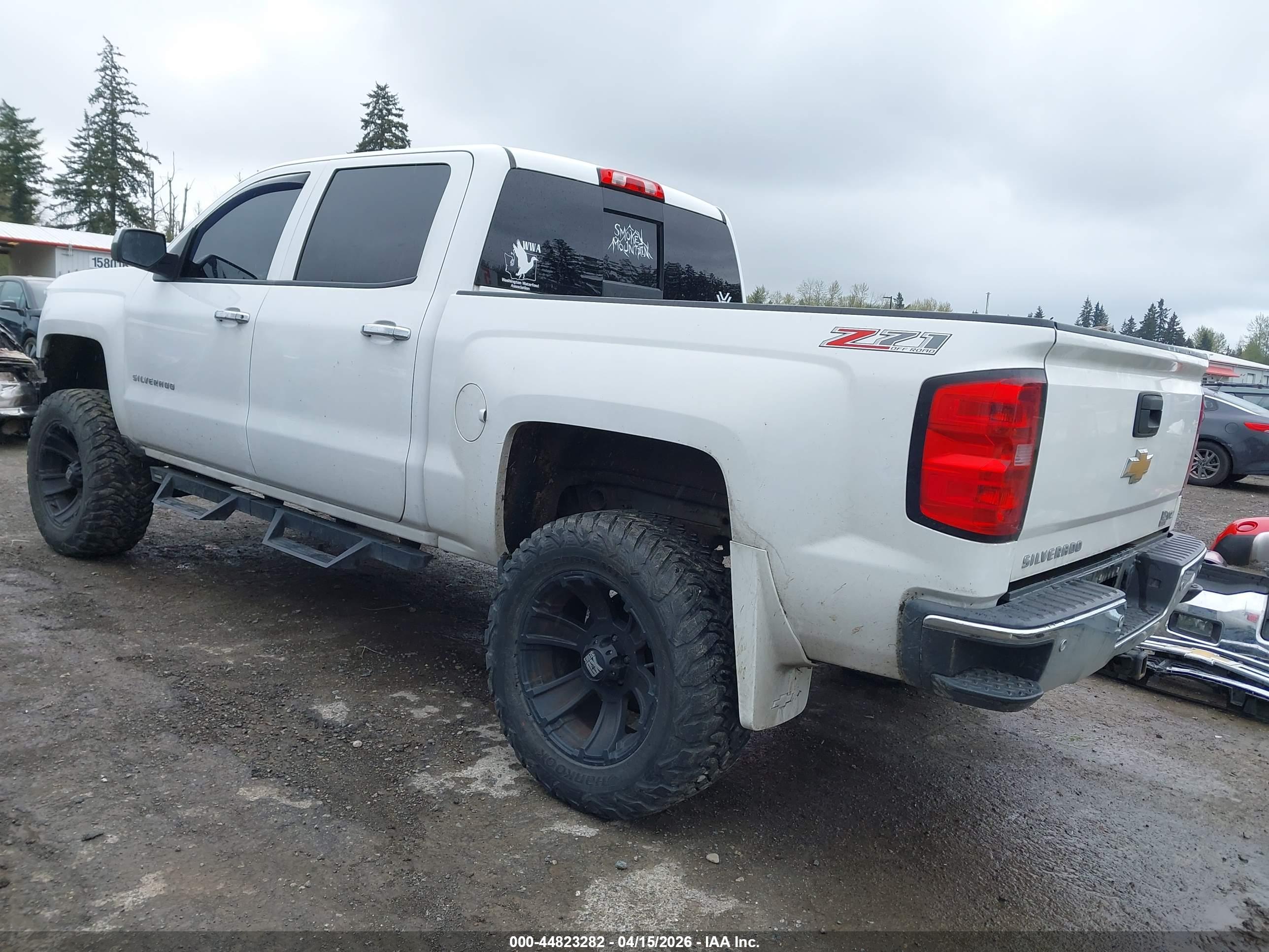 CHEVROLET SILVERADO image 3