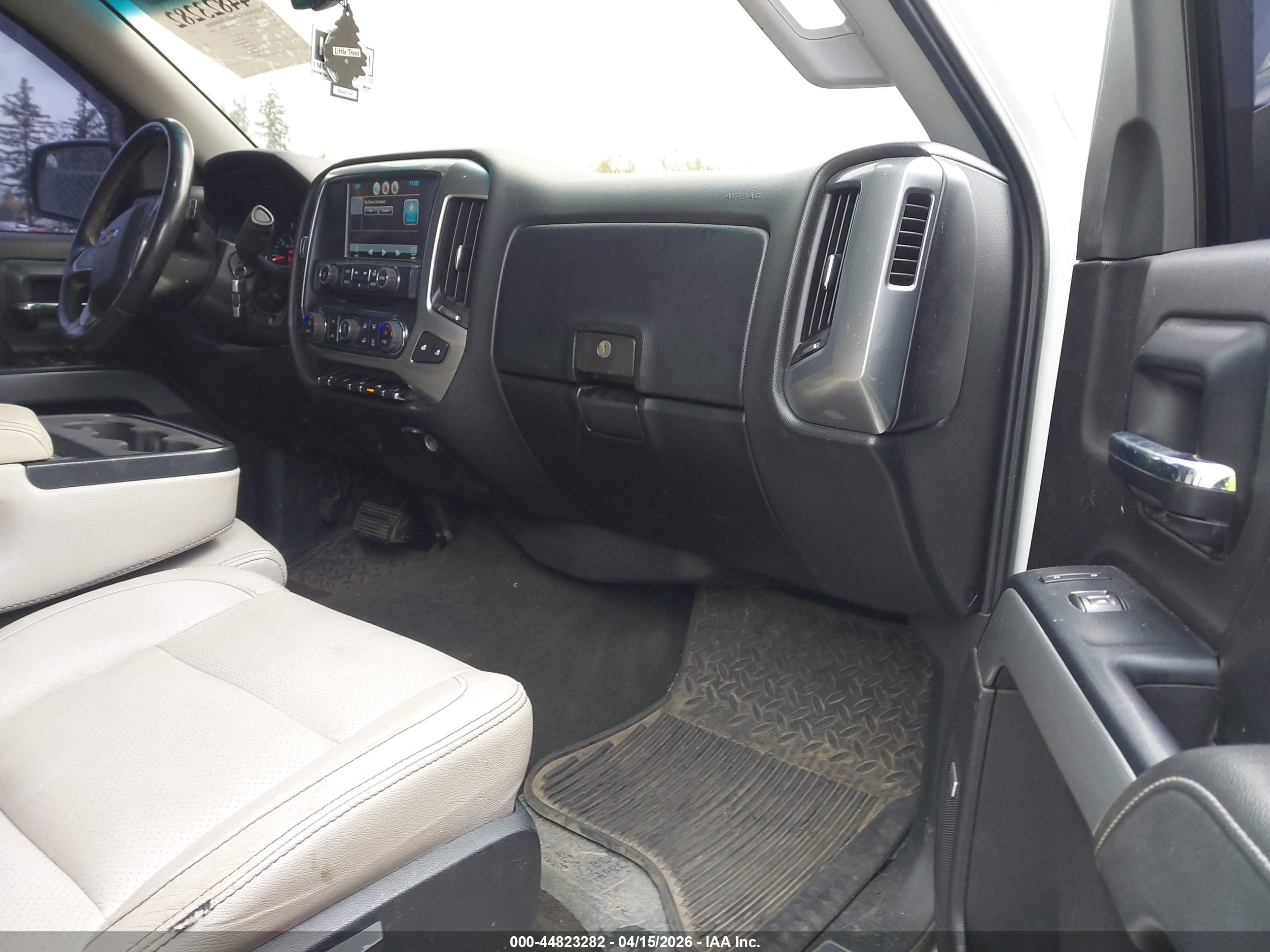 CHEVROLET SILVERADO image 5