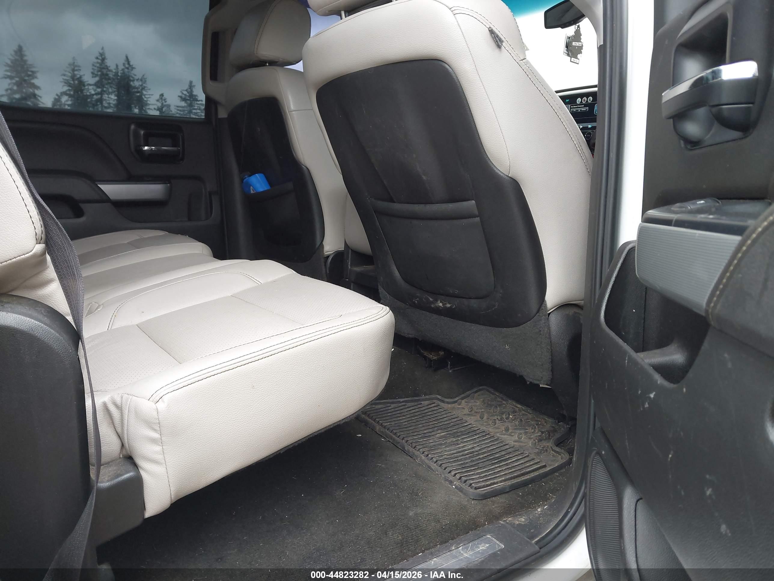 CHEVROLET SILVERADO image 8