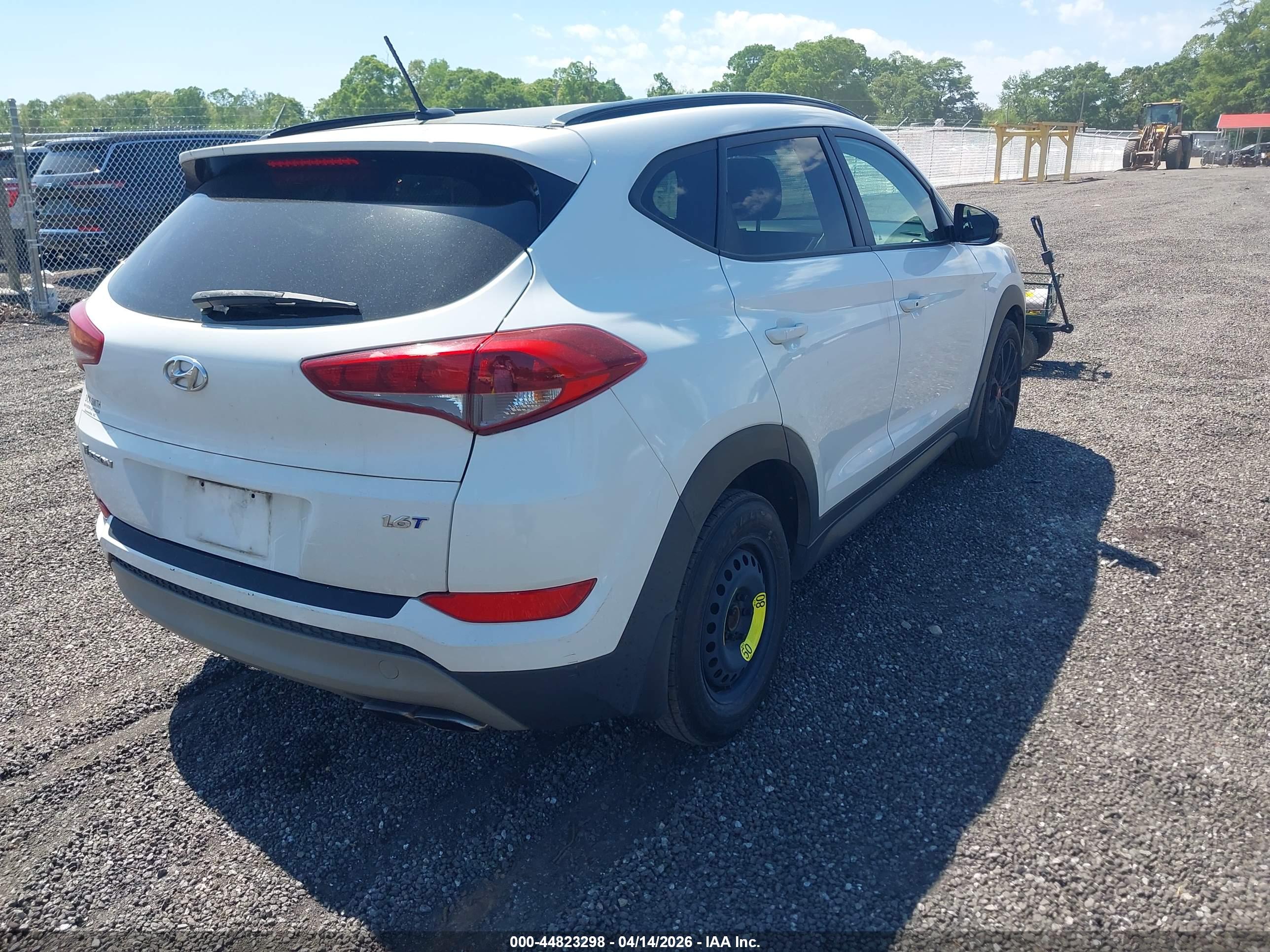 HYUNDAI TUCSON image 4