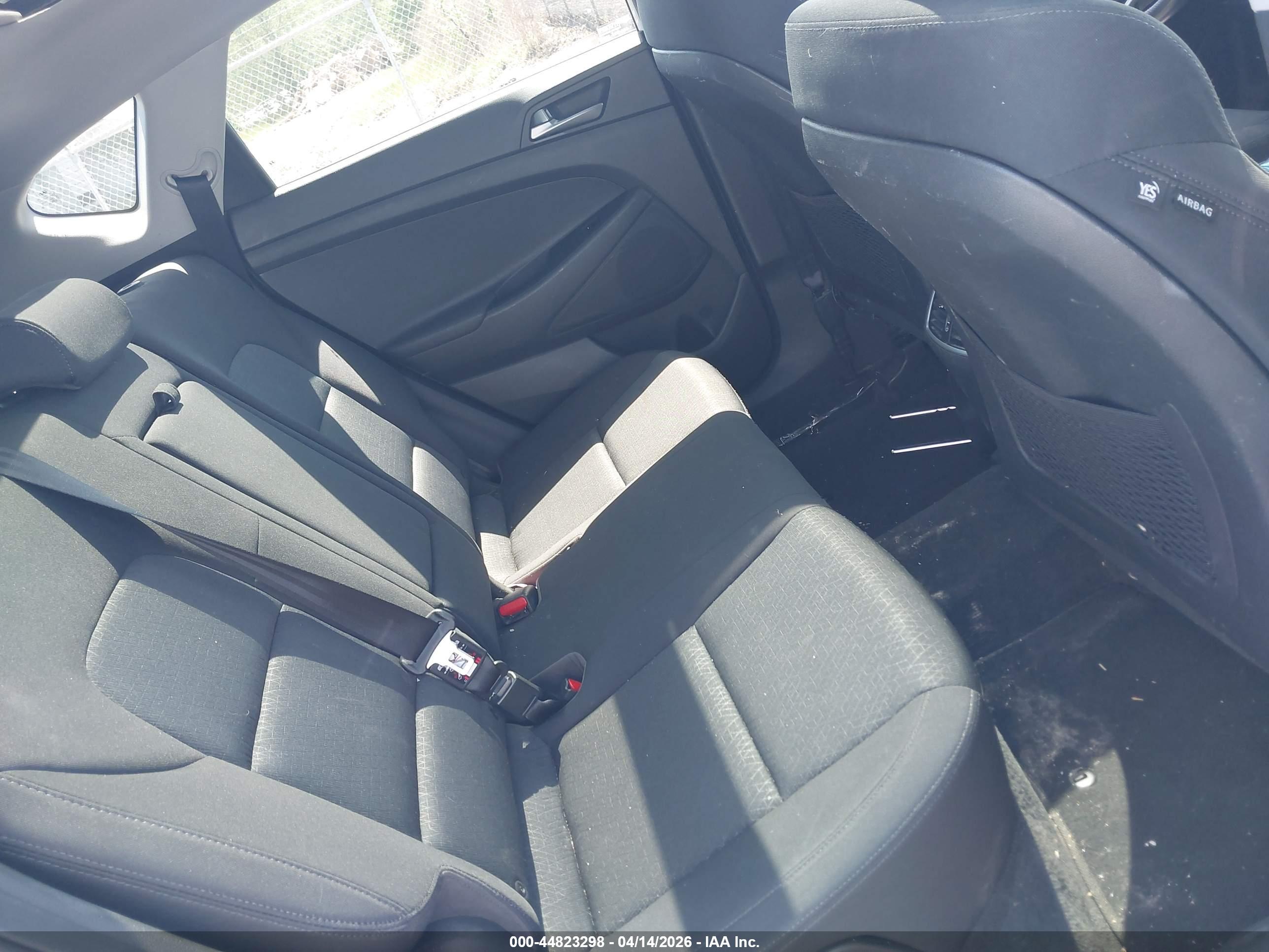 HYUNDAI TUCSON image 8