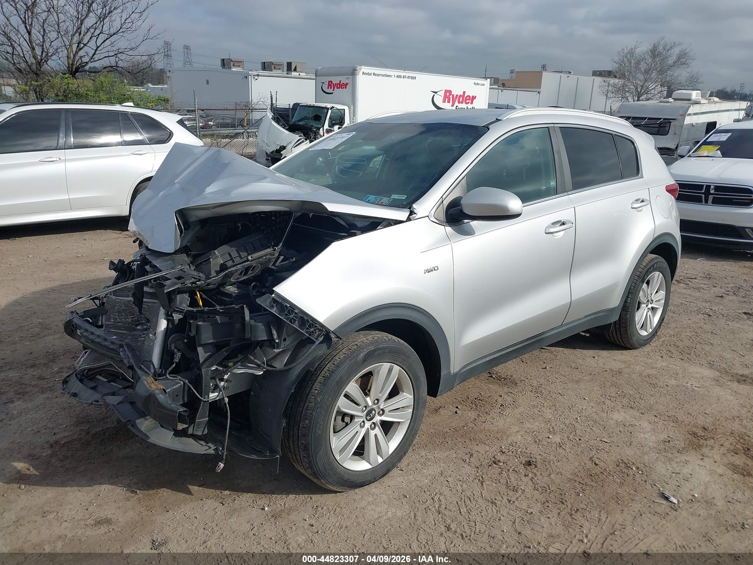 KIA SPORTAGE image 2