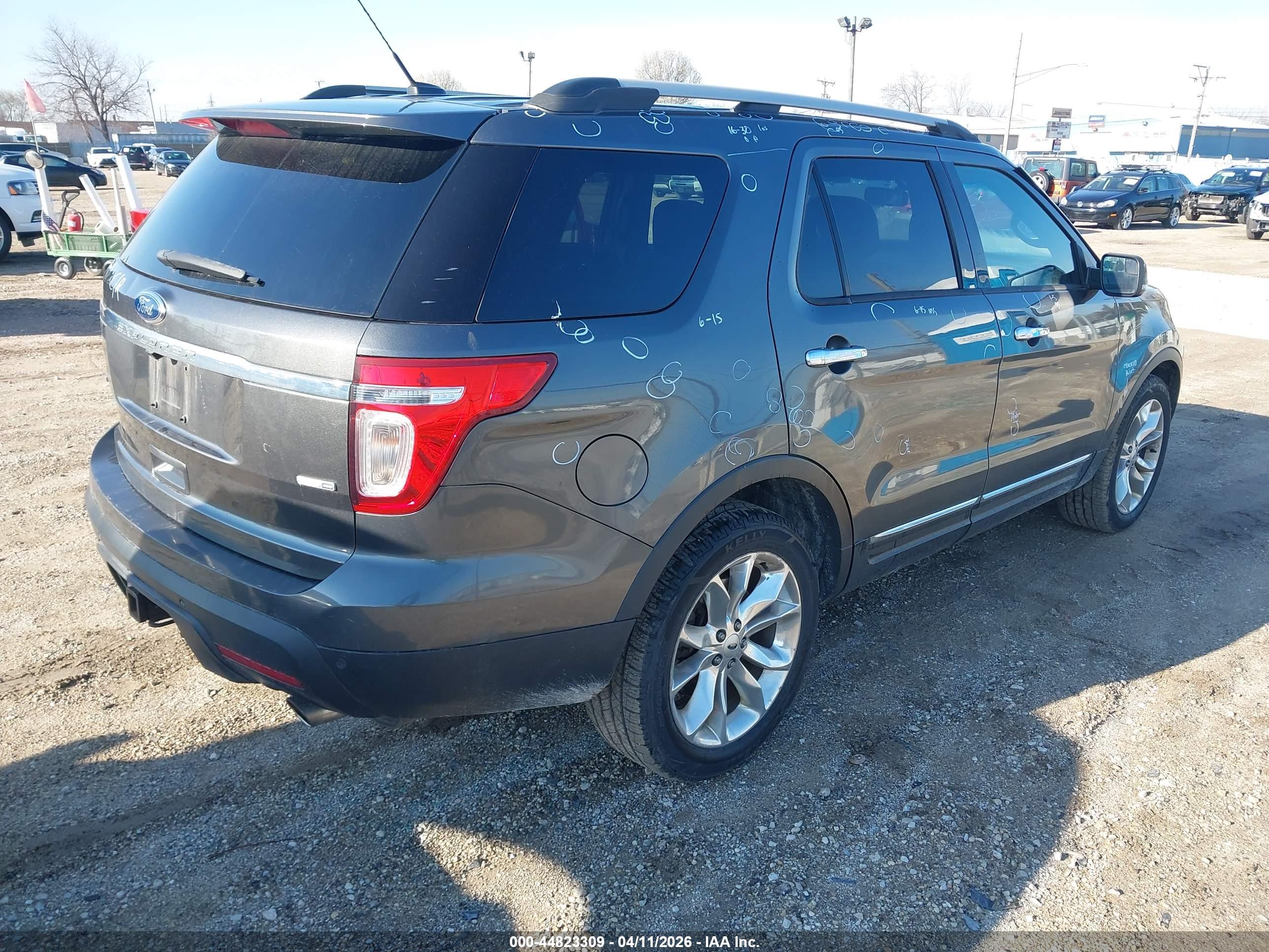 FORD EXPLORER image 4