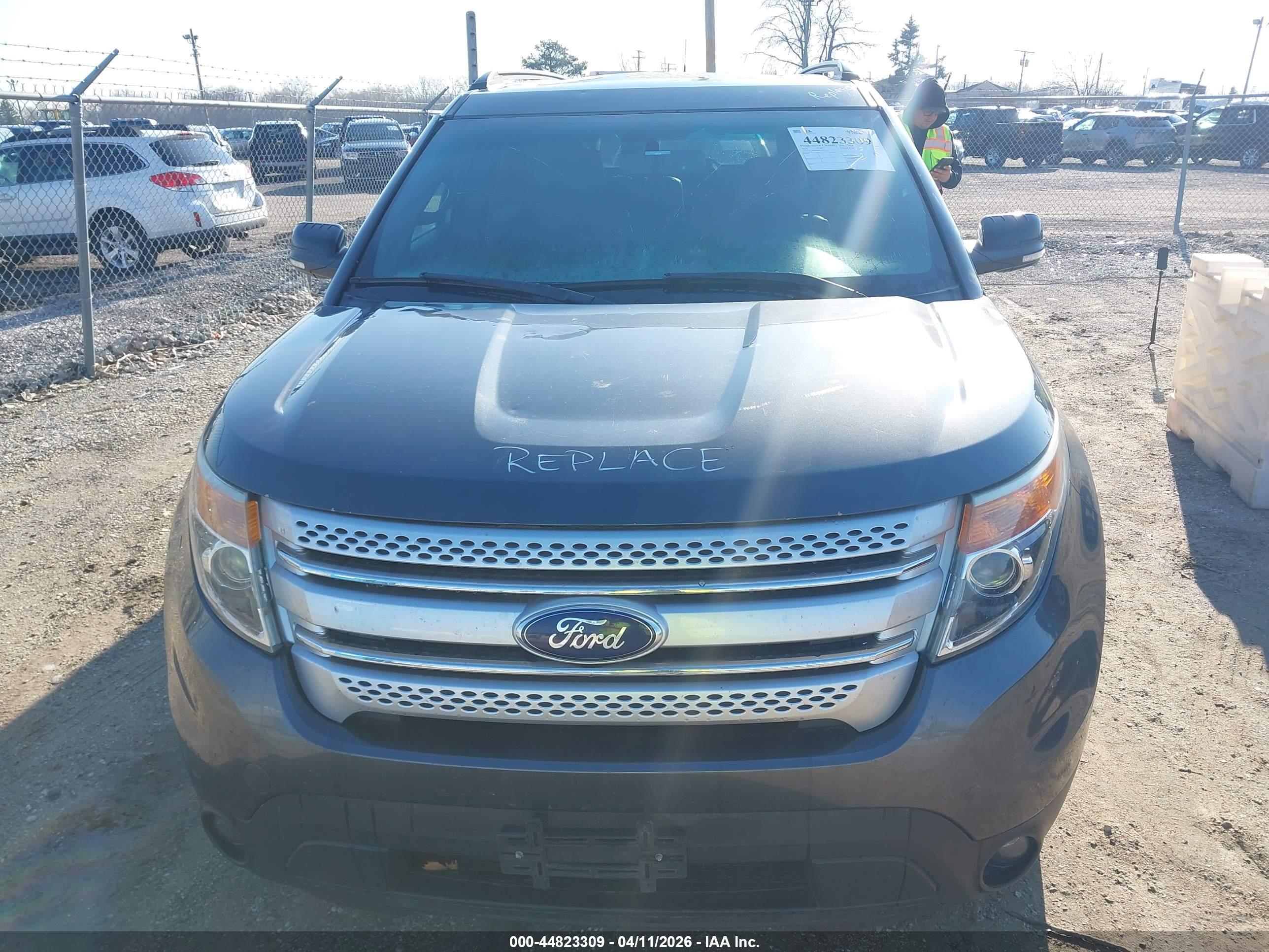 FORD EXPLORER image 6