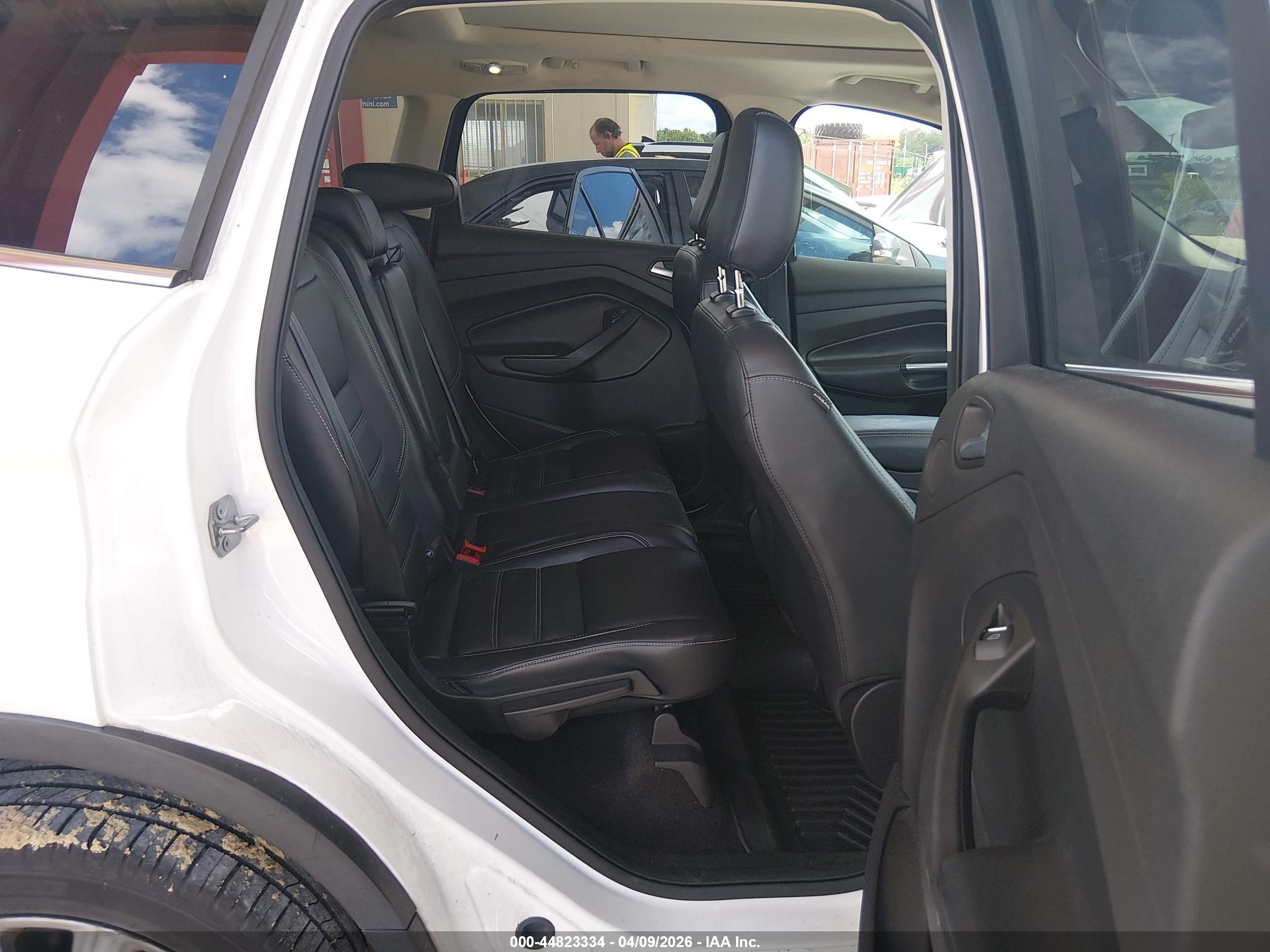 FORD ESCAPE image 8
