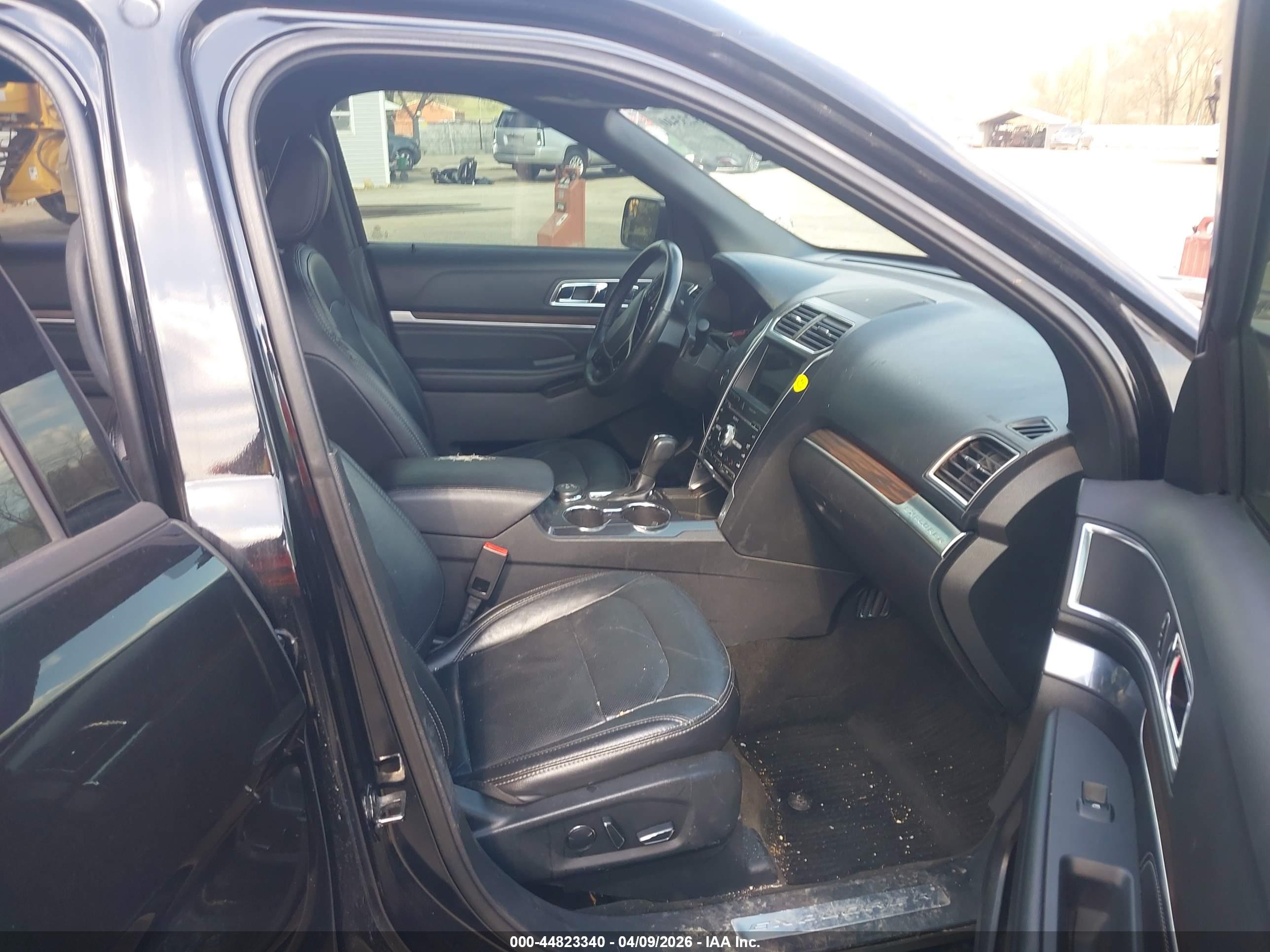 FORD EXPLORER image 5