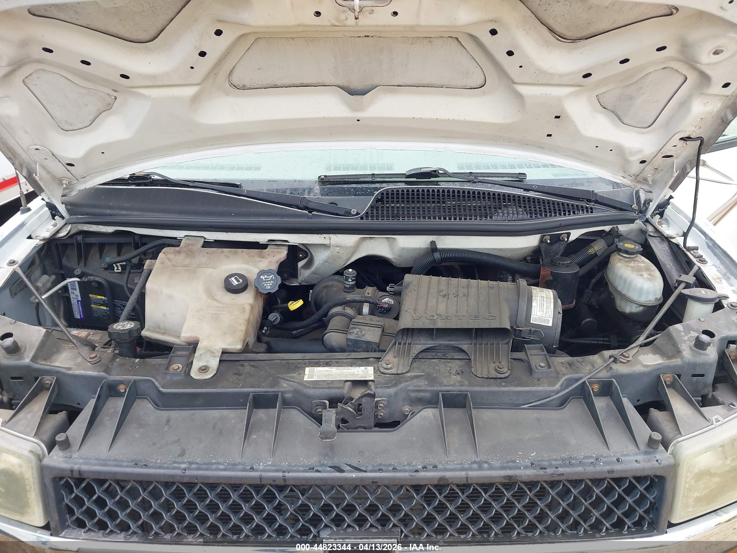CHEVROLET EXPRESS image 10