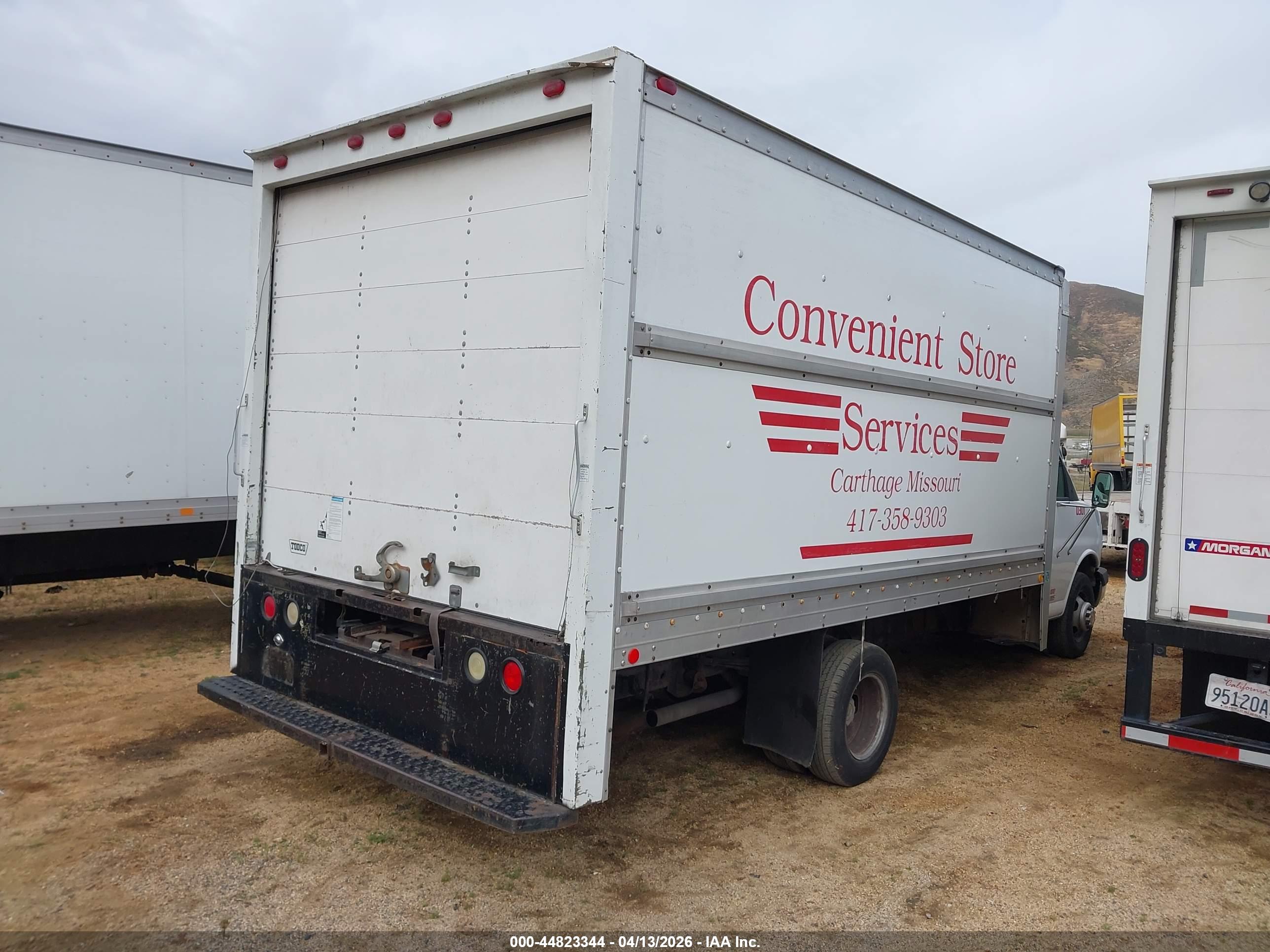 CHEVROLET EXPRESS image 4