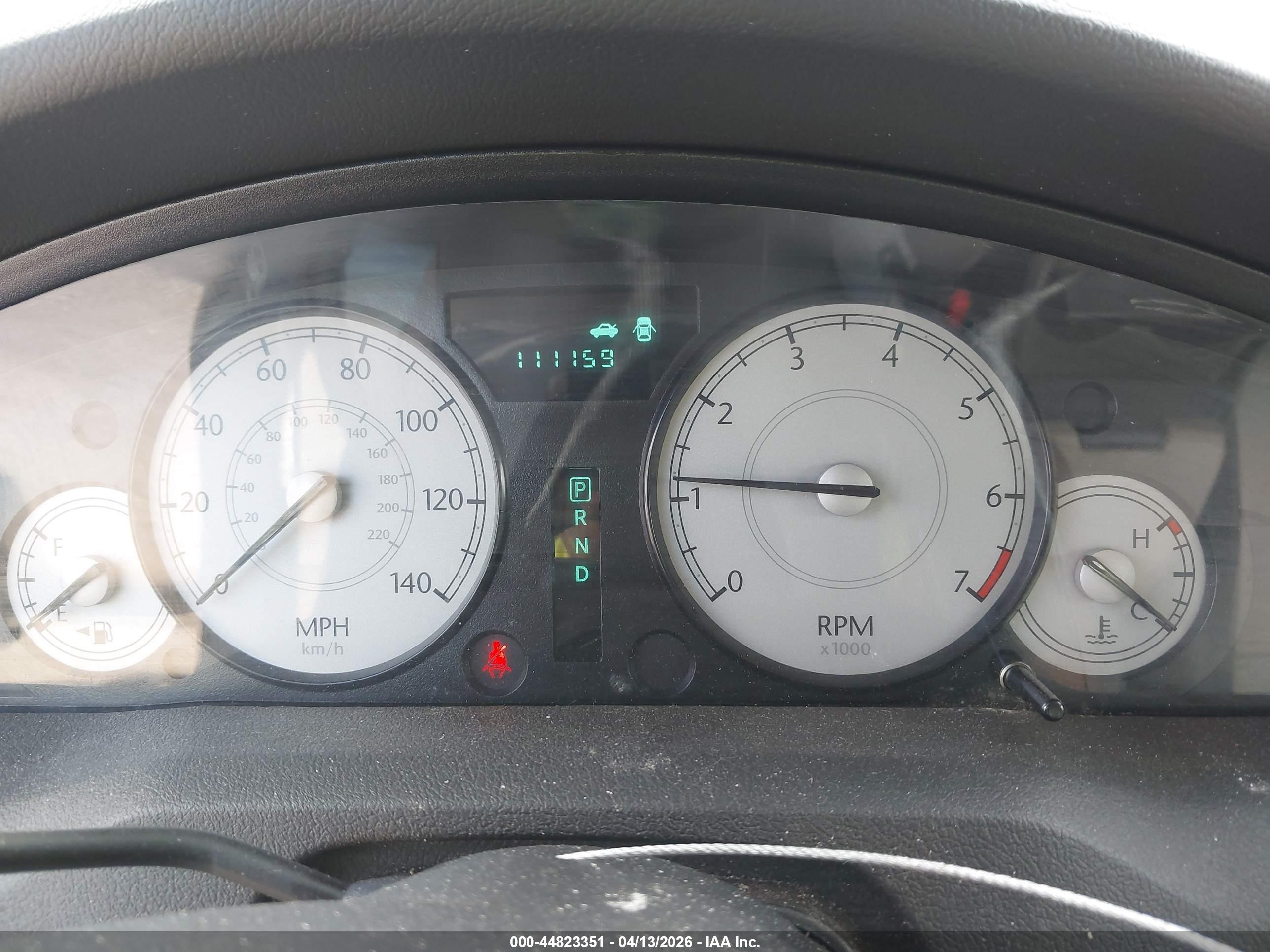 CHRYSLER 300 image 7
