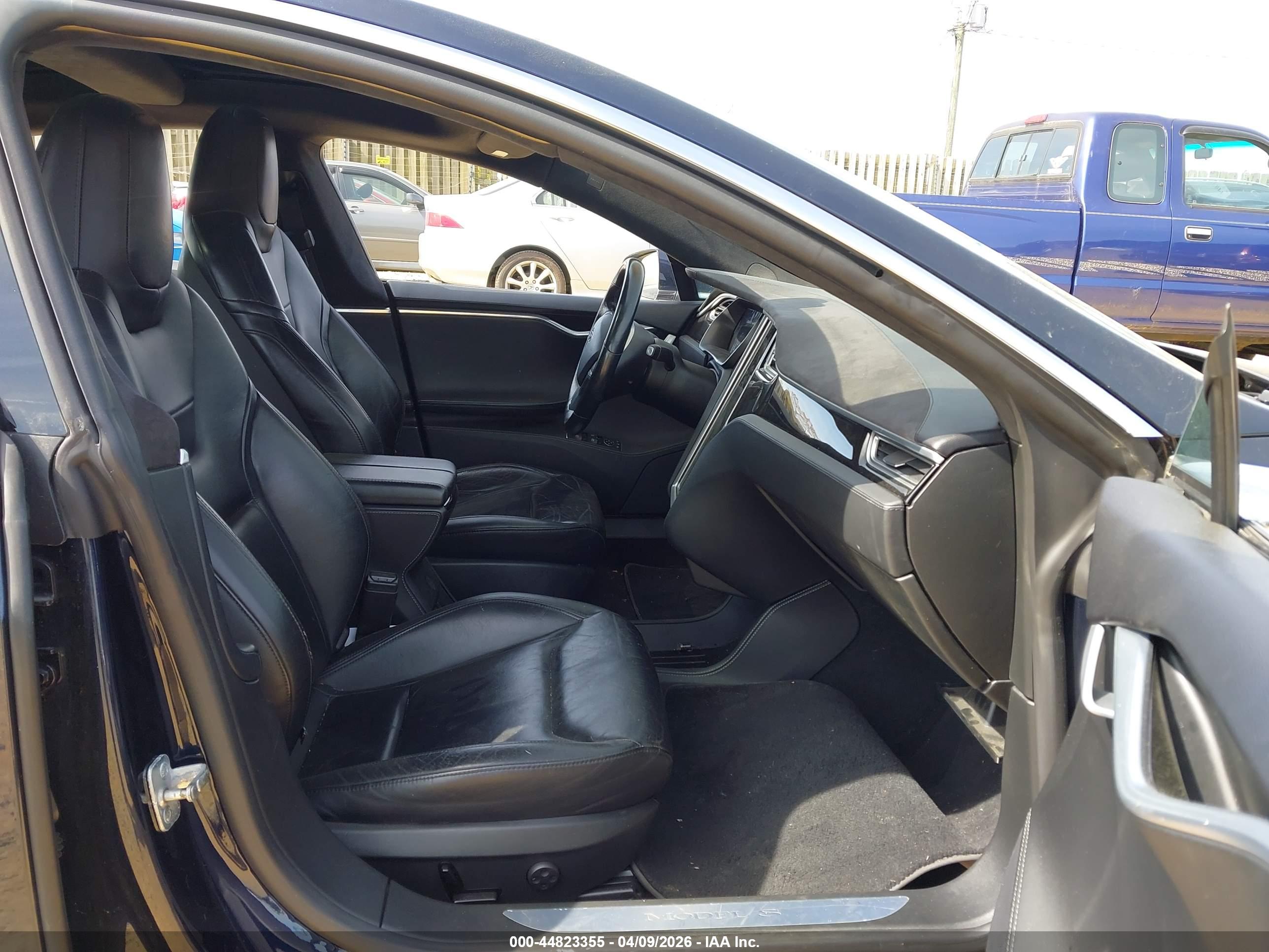 TESLA MODEL image 5