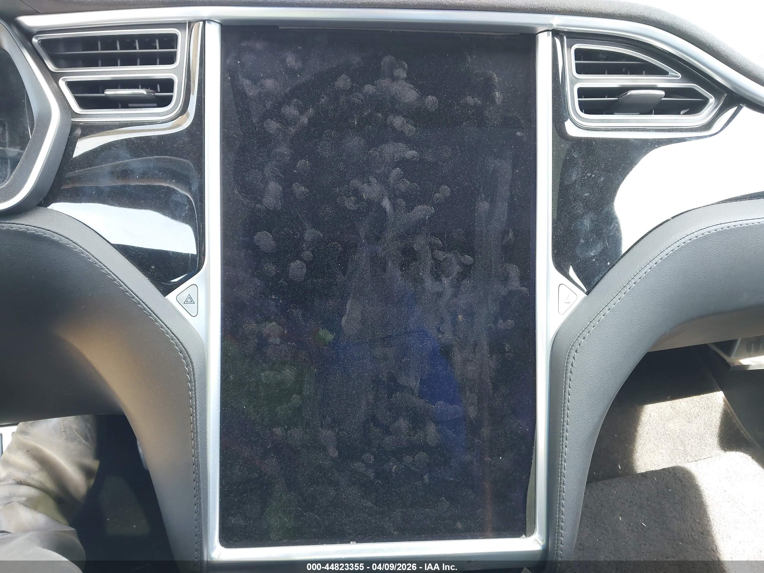 TESLA MODEL image 7