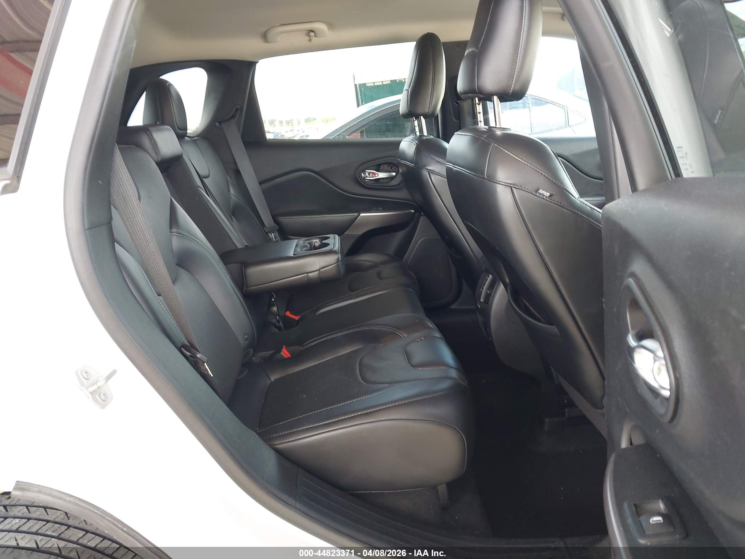 JEEP CHEROKEE image 8