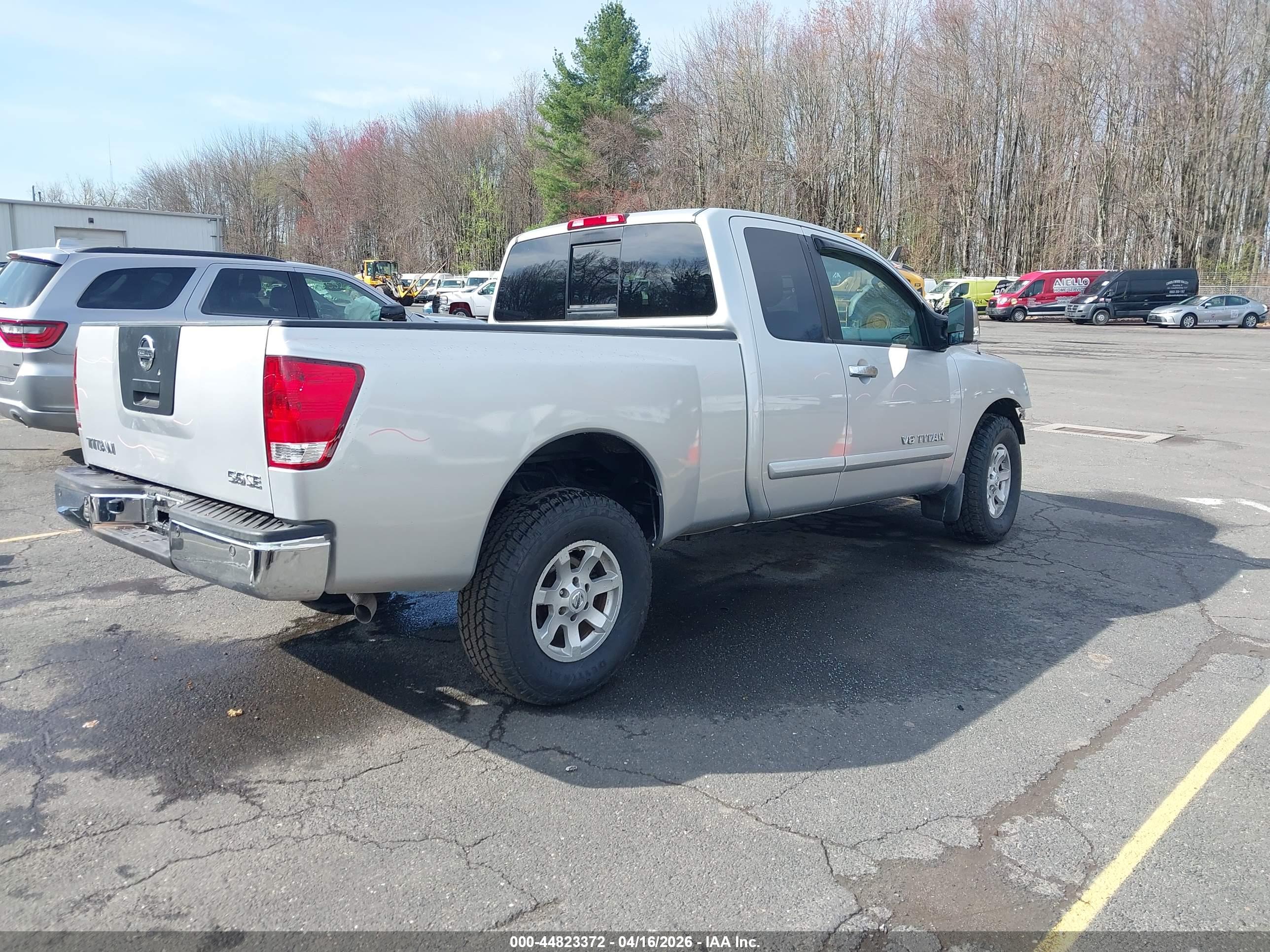 NISSAN TITAN image 4