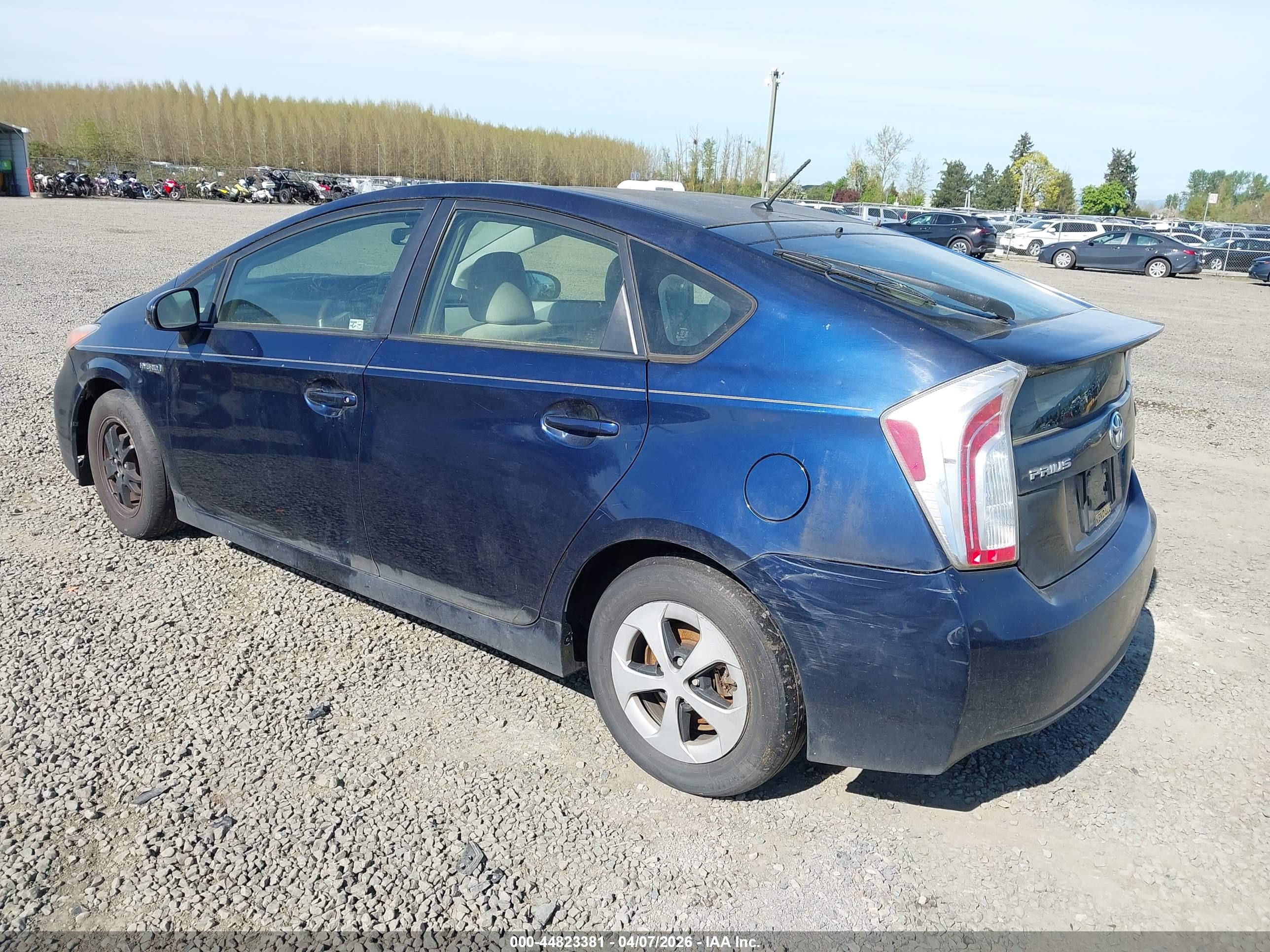 TOYOTA PRIUS image 3