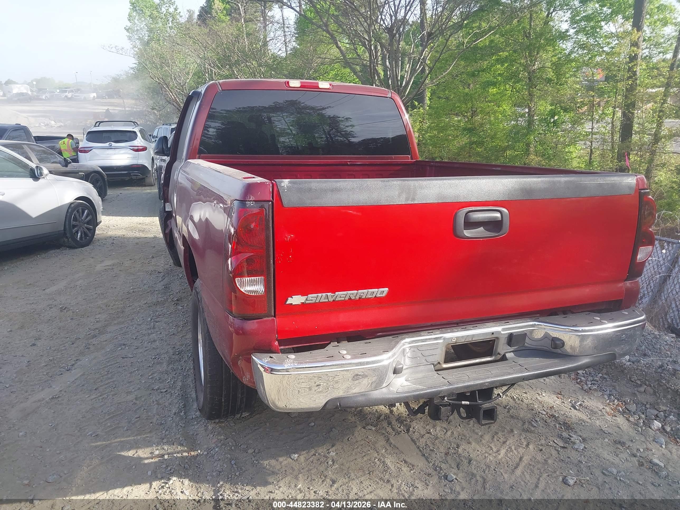 CHEVROLET SILVERADO image 3