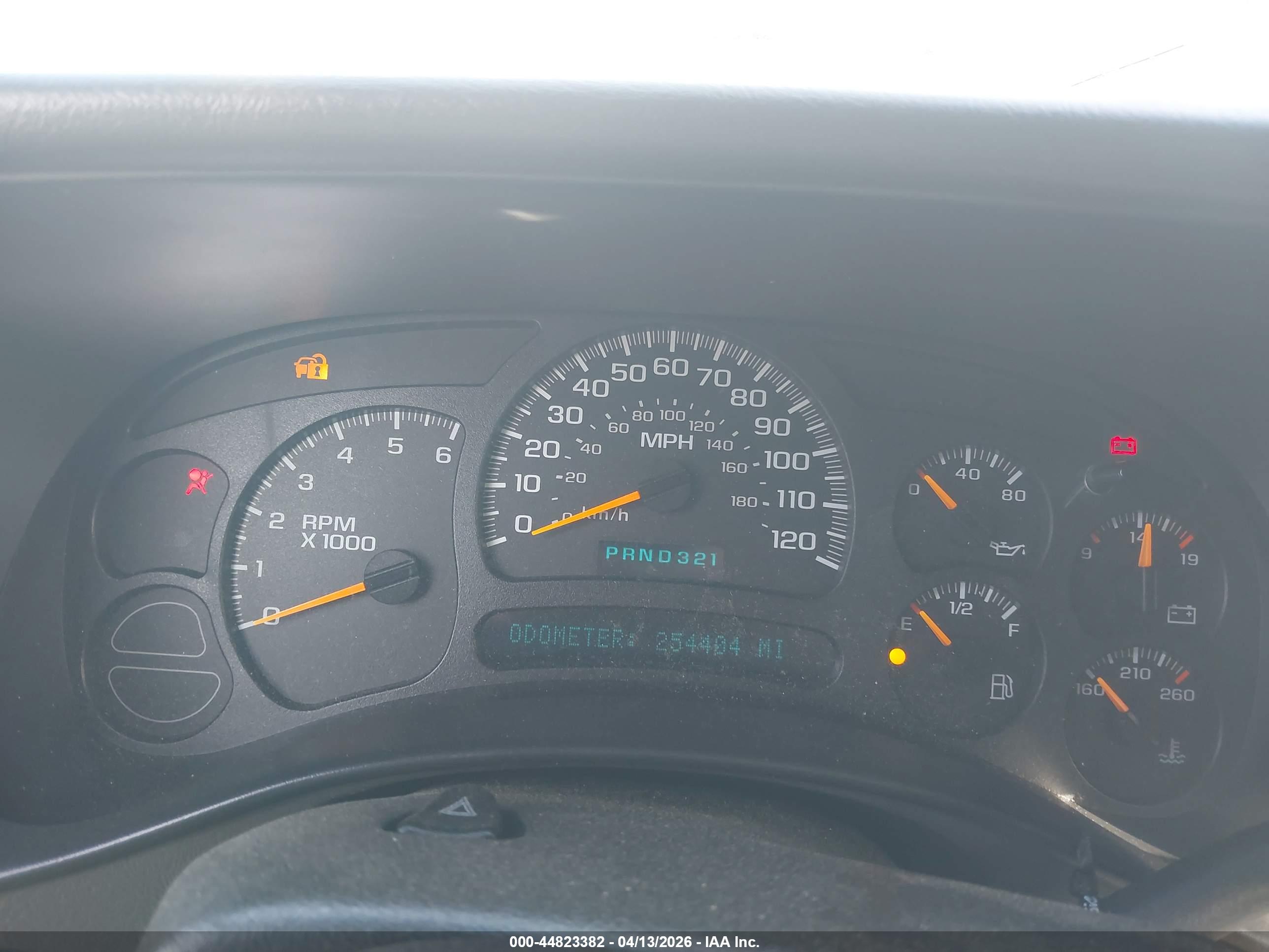CHEVROLET SILVERADO image 7
