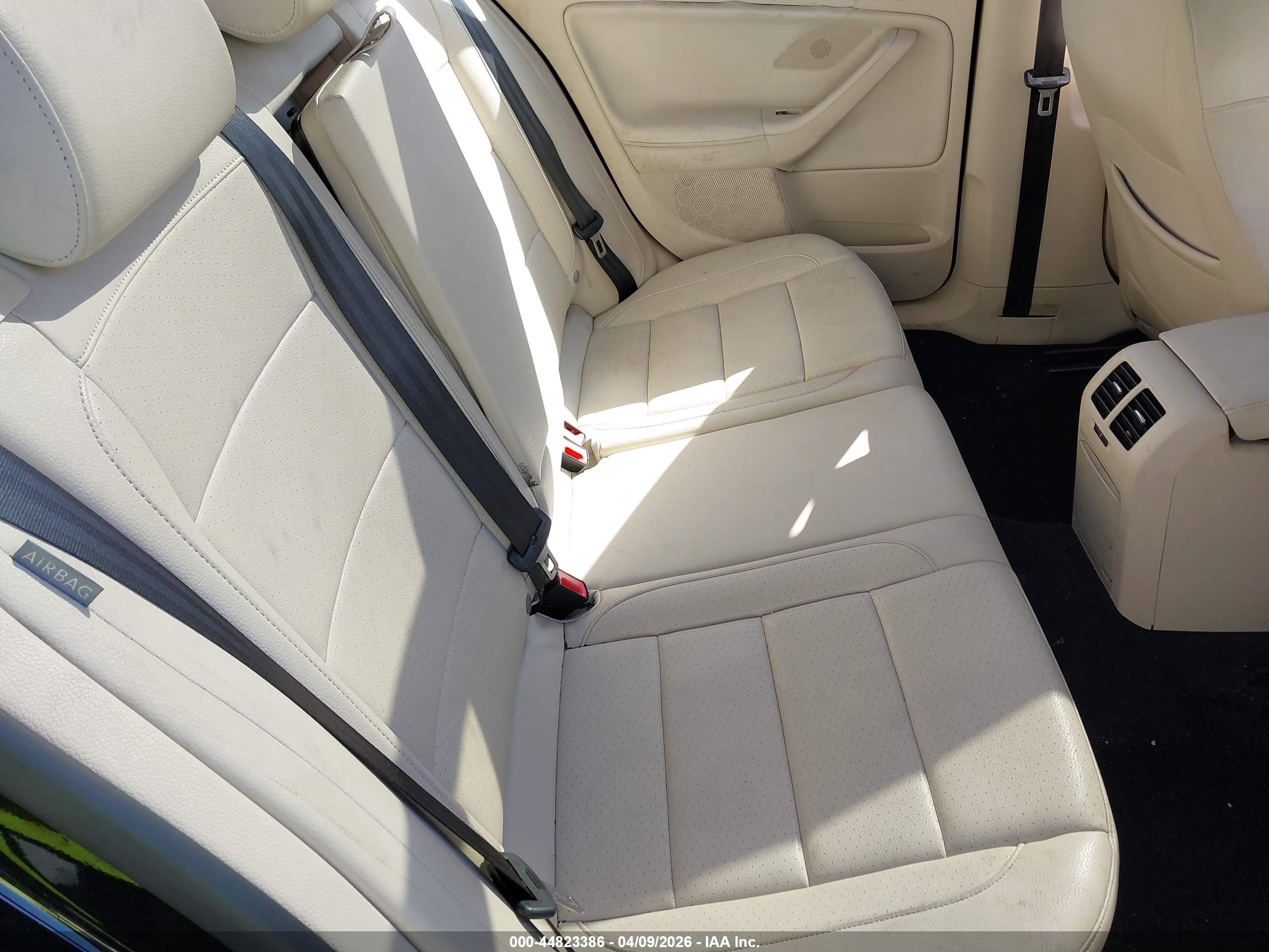 VOLKSWAGEN JETTA image 8