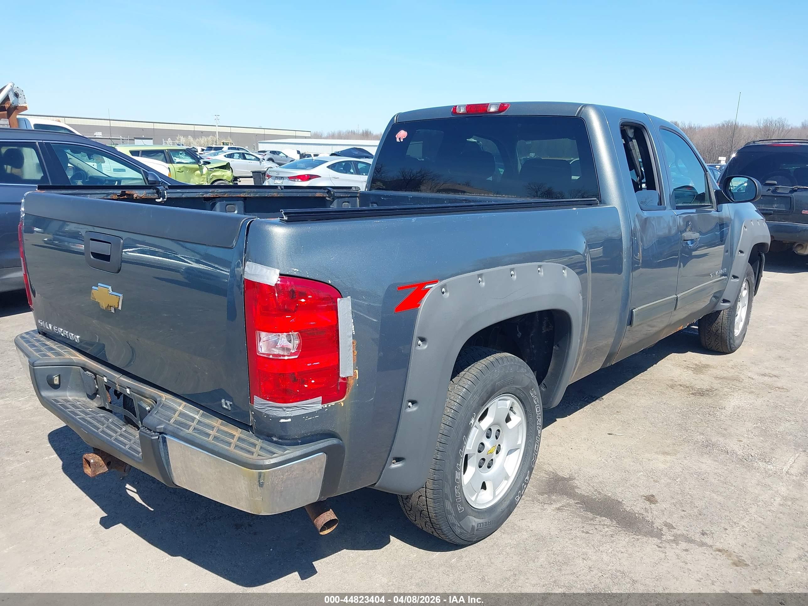 CHEVROLET SILVERADO image 4