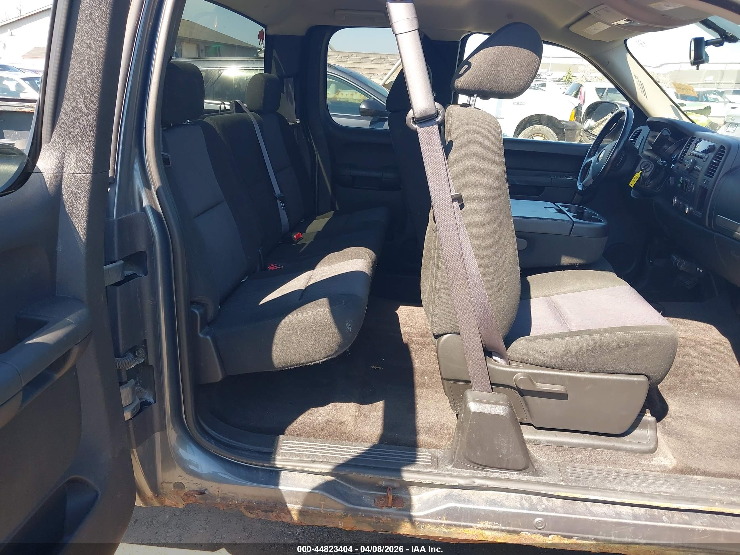 CHEVROLET SILVERADO image 8