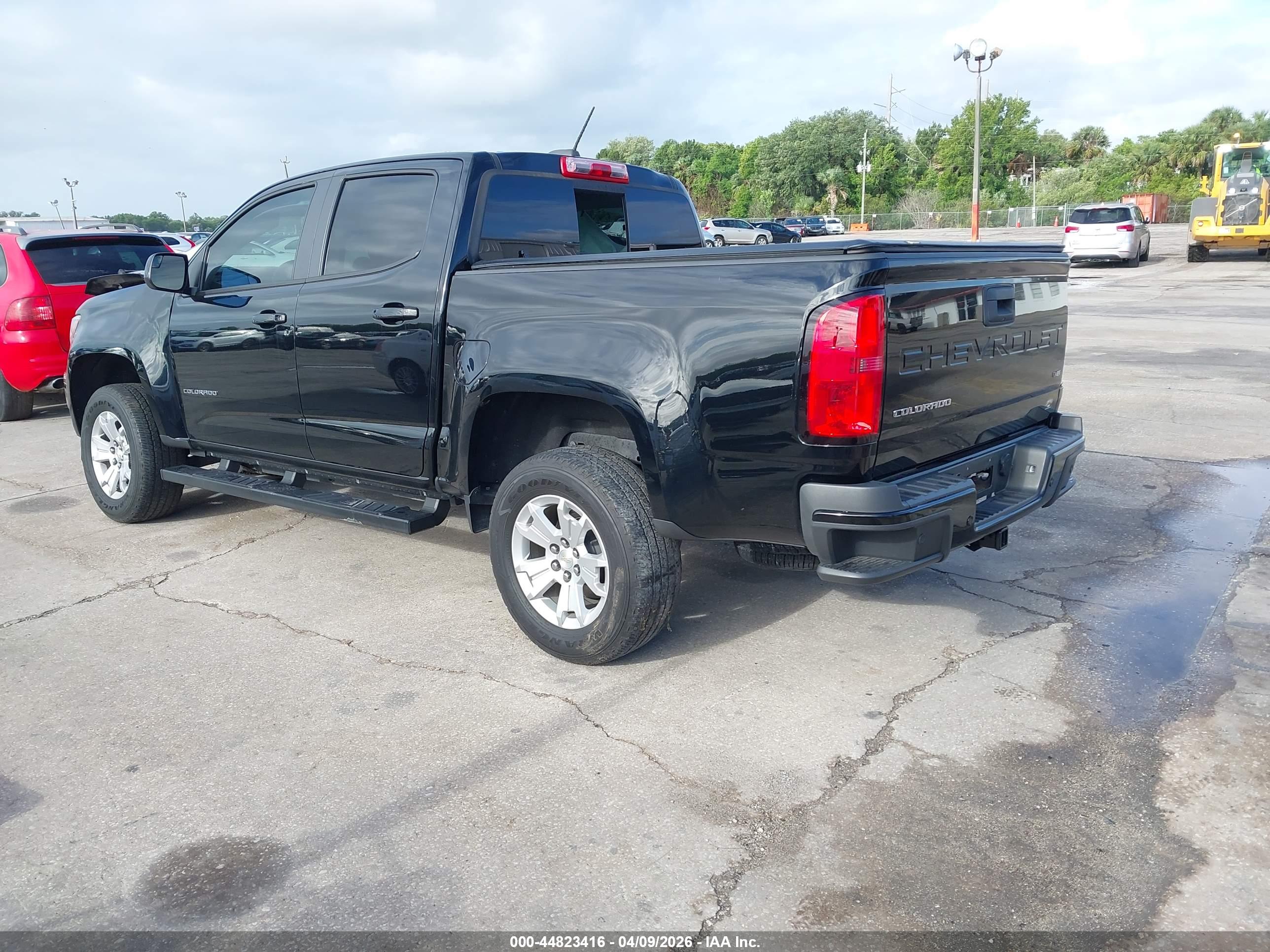 CHEVROLET COLORADO image 3