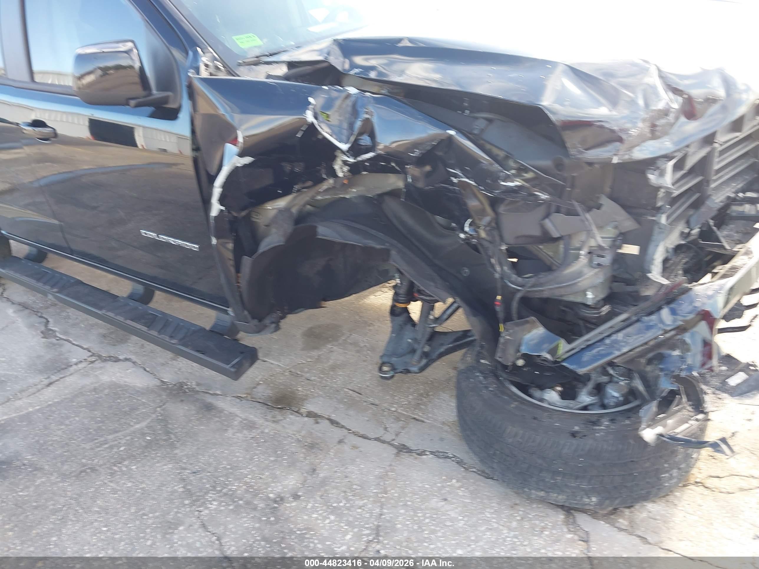 CHEVROLET COLORADO image 6