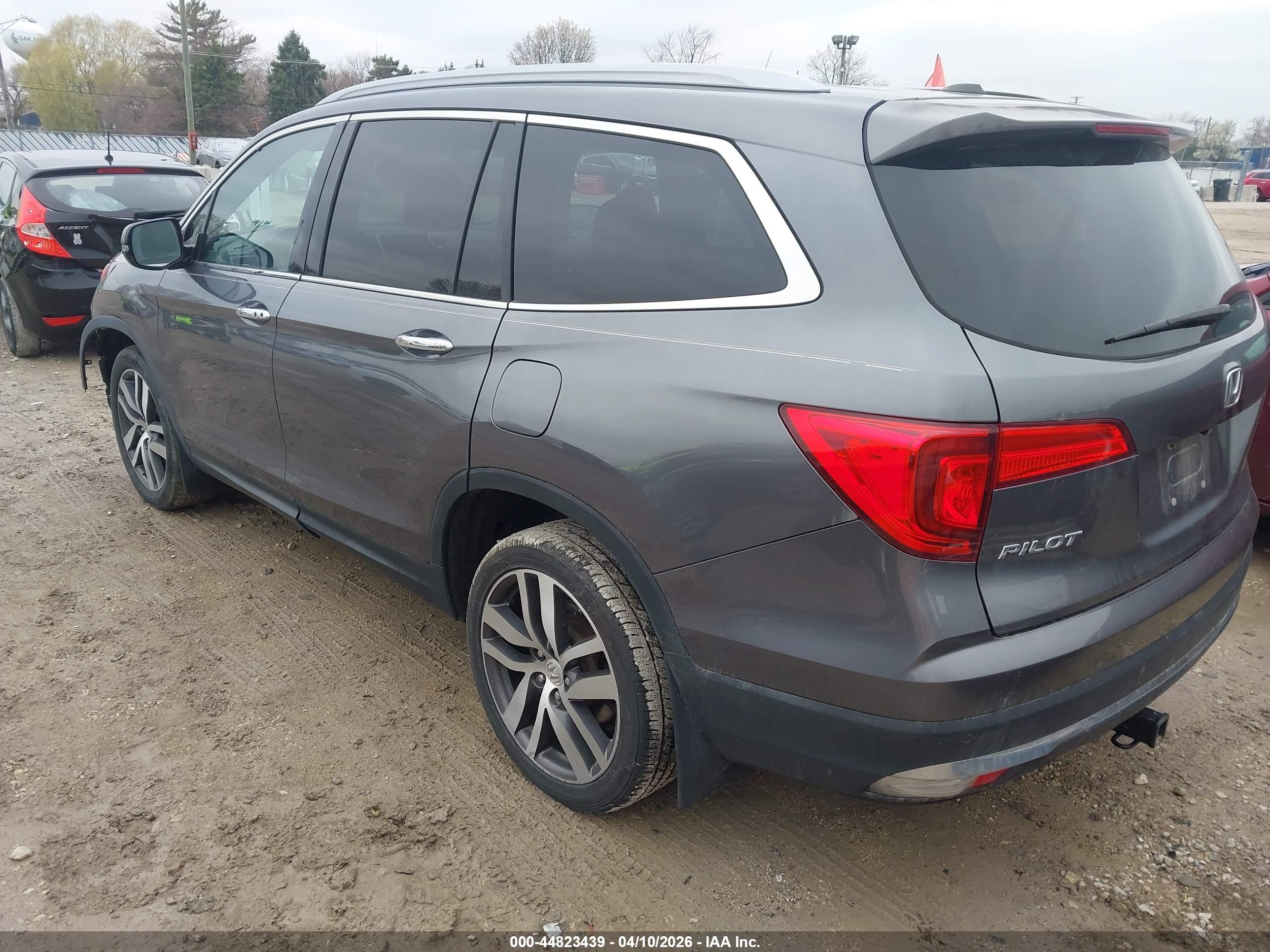 HONDA PILOT image 3