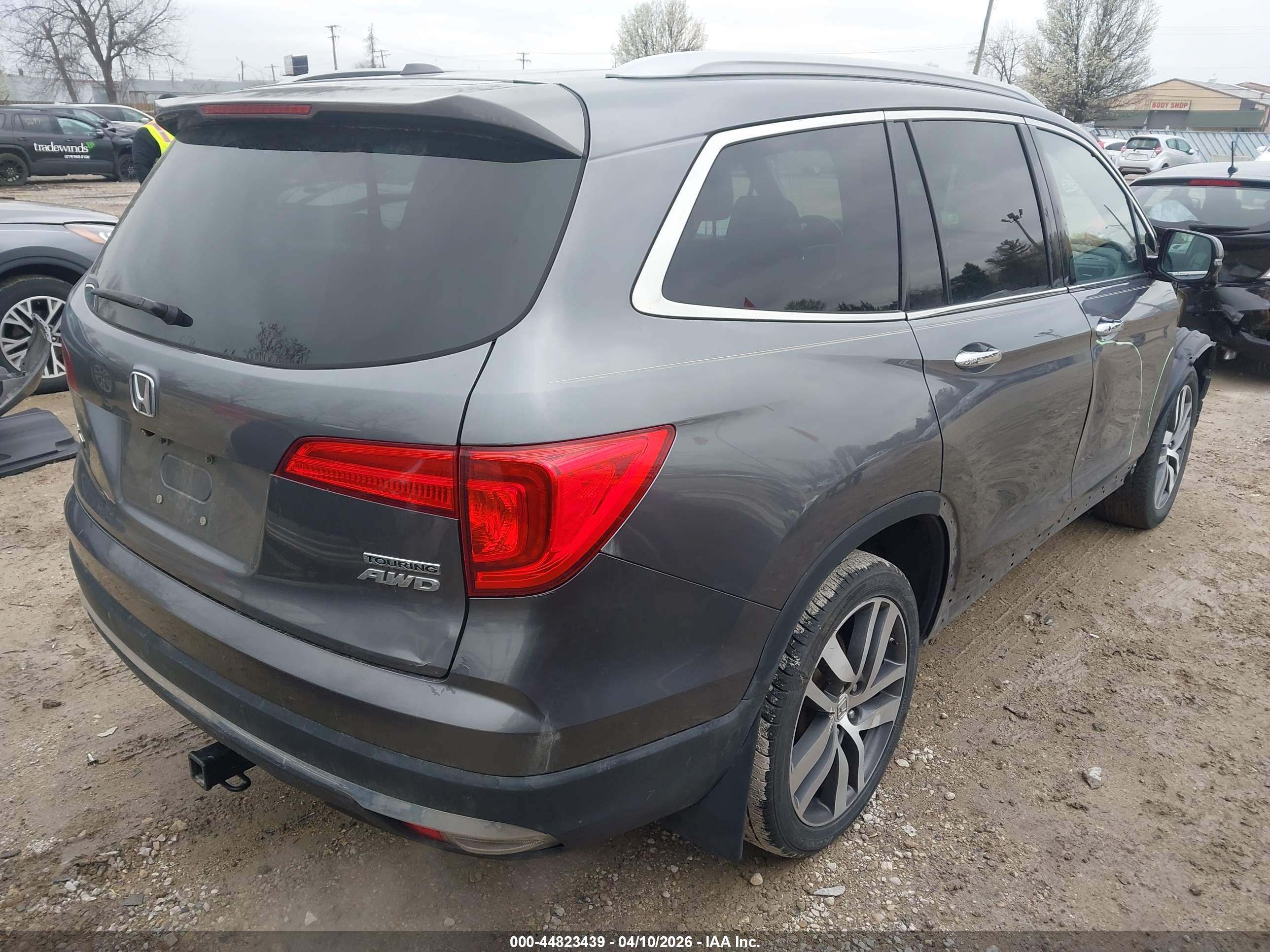 HONDA PILOT image 4