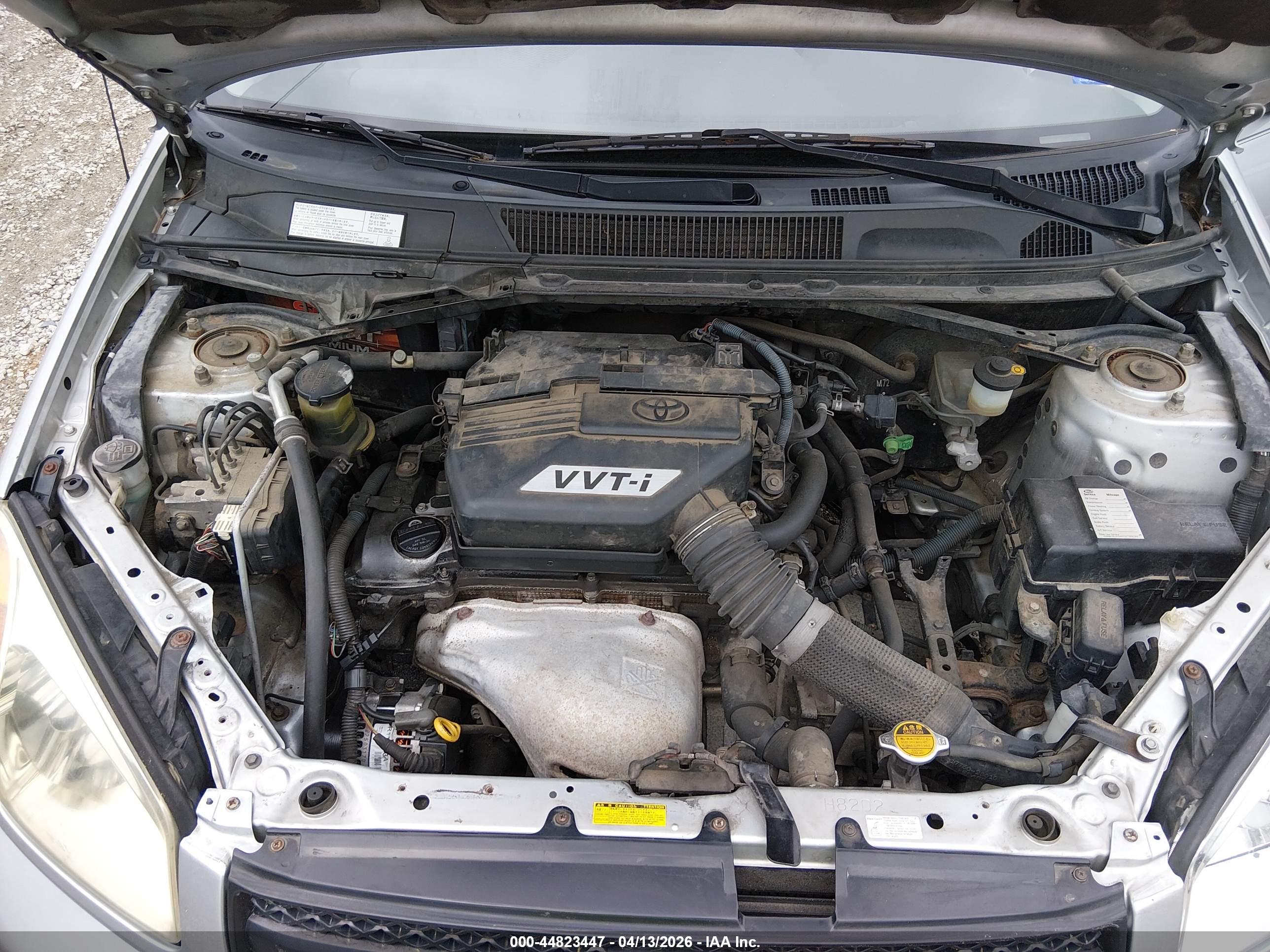 TOYOTA RAV4 image 10