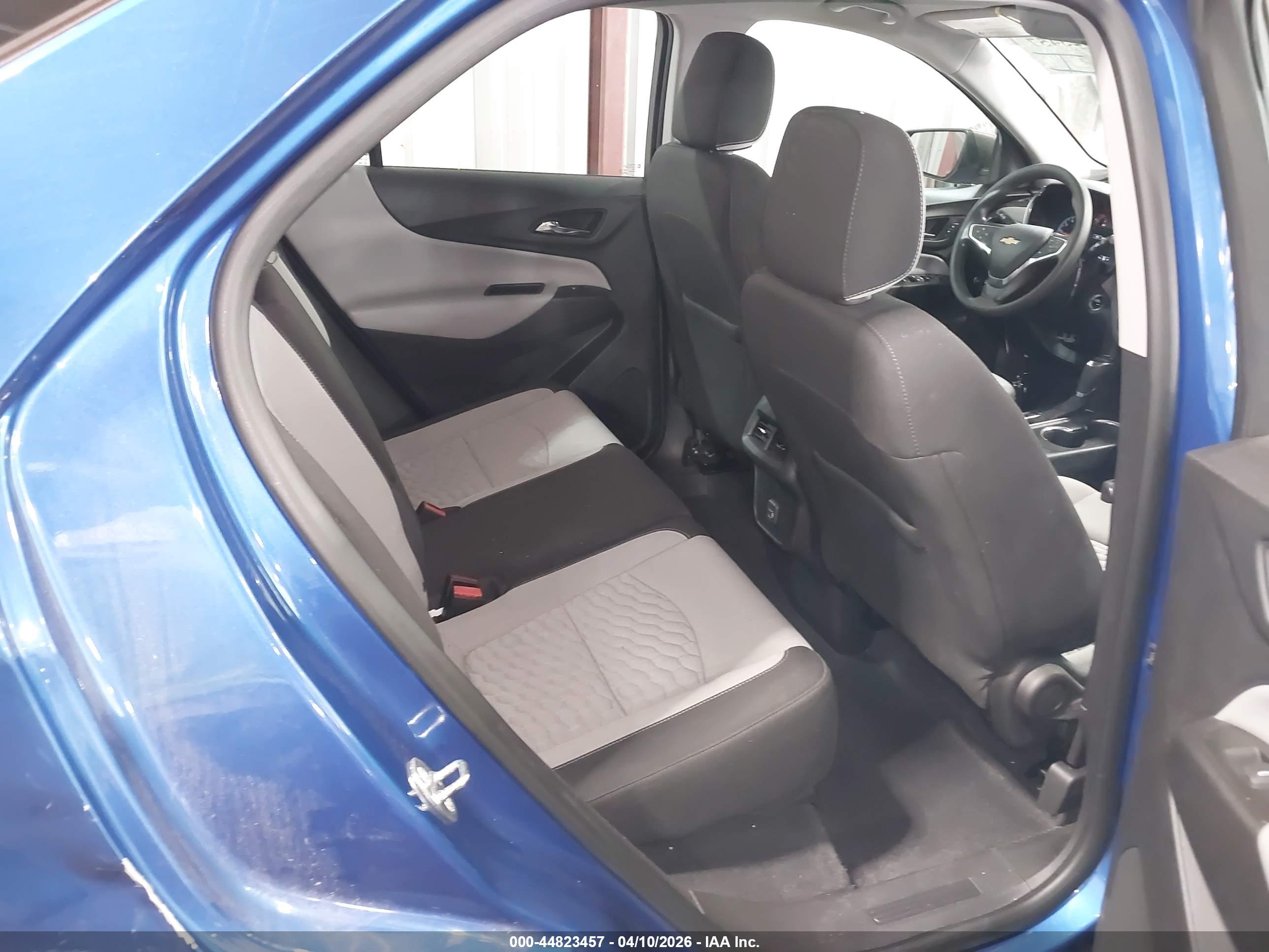 CHEVROLET EQUINOX image 8
