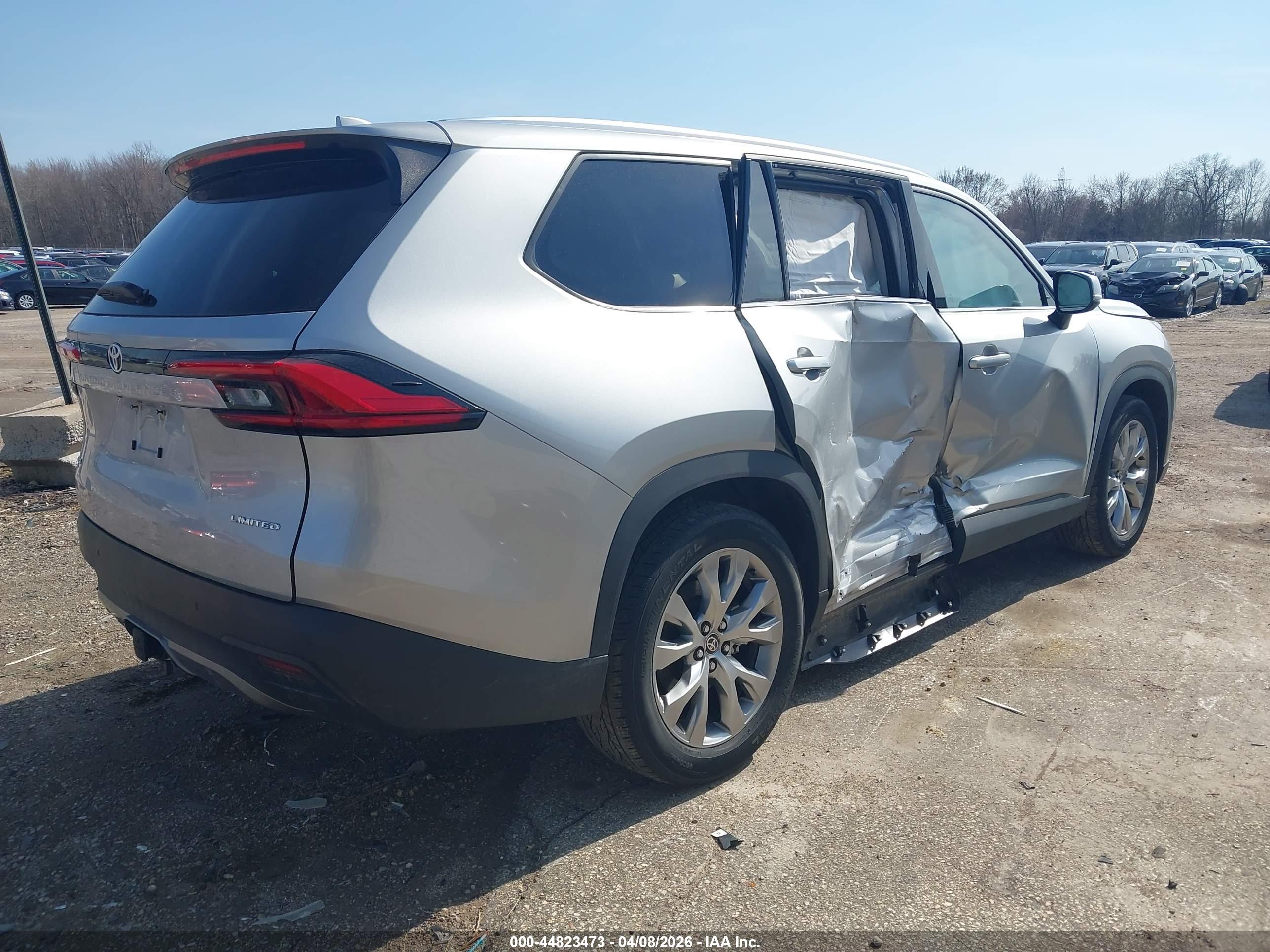 TOYOTA GRAND image 4